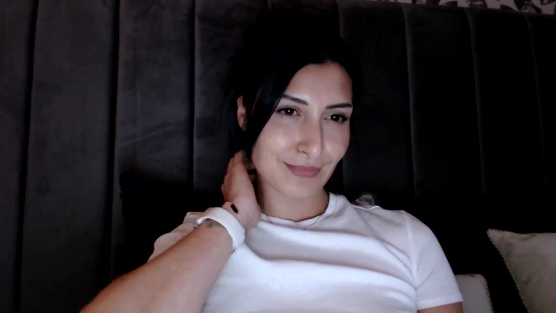 Gallery image thumbnail from MissLeanne's myfreecams stream on, 05/27/2025, 20:09 image 9 of 20