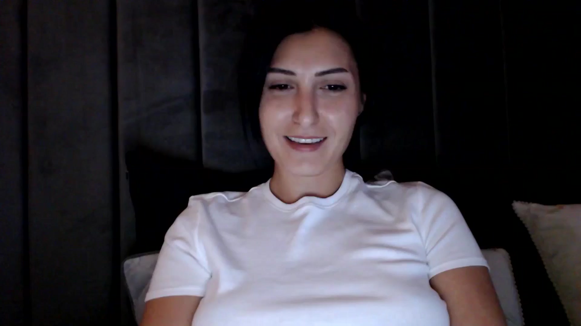 Gallery image thumbnail from MissLeanne's myfreecams stream on, 05/27/2025, 20:09 image 11 of 20