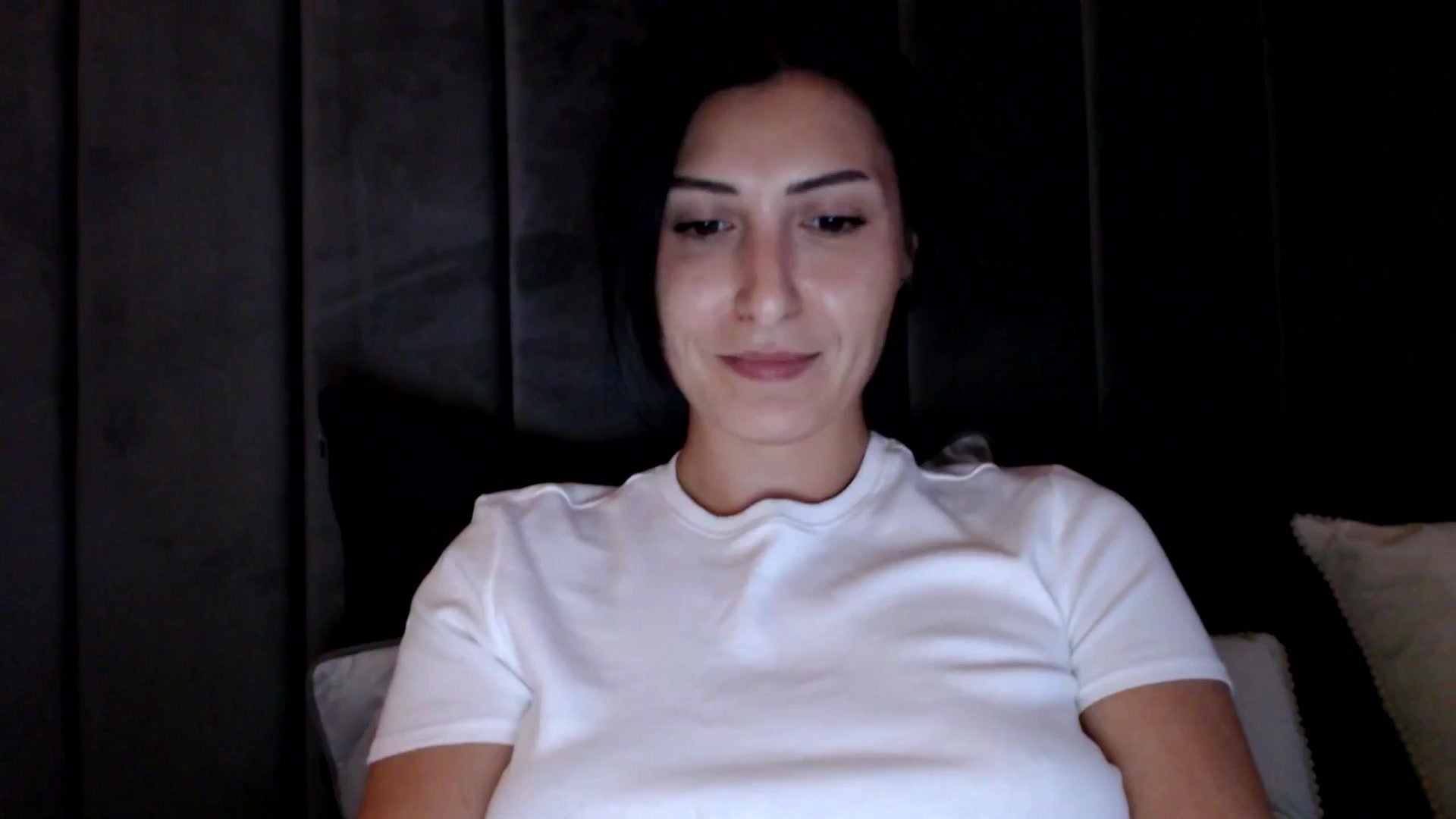 Gallery image thumbnail from MissLeanne's myfreecams stream on, 05/27/2025, 20:09 image 10 of 20