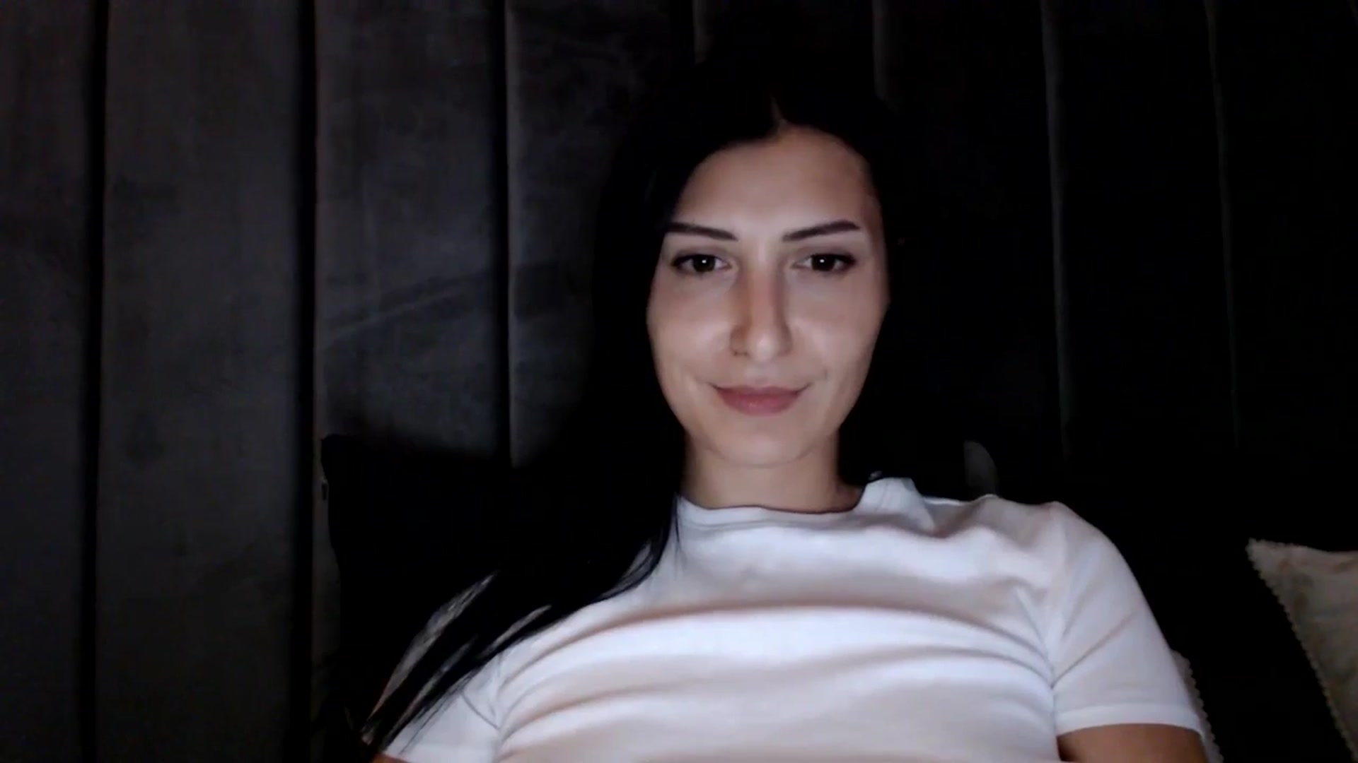 Gallery image thumbnail from MissLeanne's myfreecams stream on, 05/27/2025, 20:09 image 20 of 20