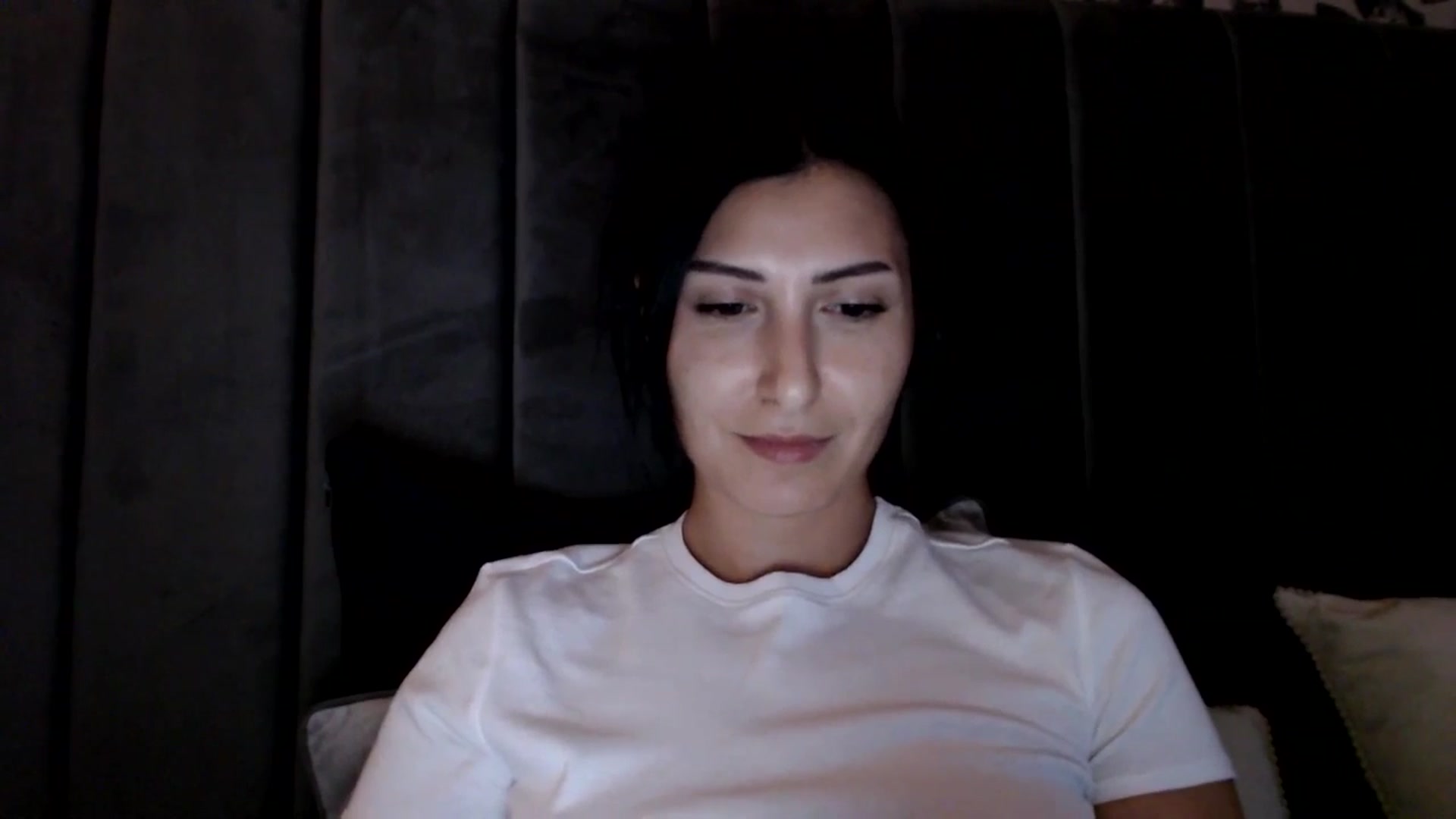 Gallery image thumbnail from MissLeanne's myfreecams stream on, 05/27/2025, 20:09 image 14 of 20
