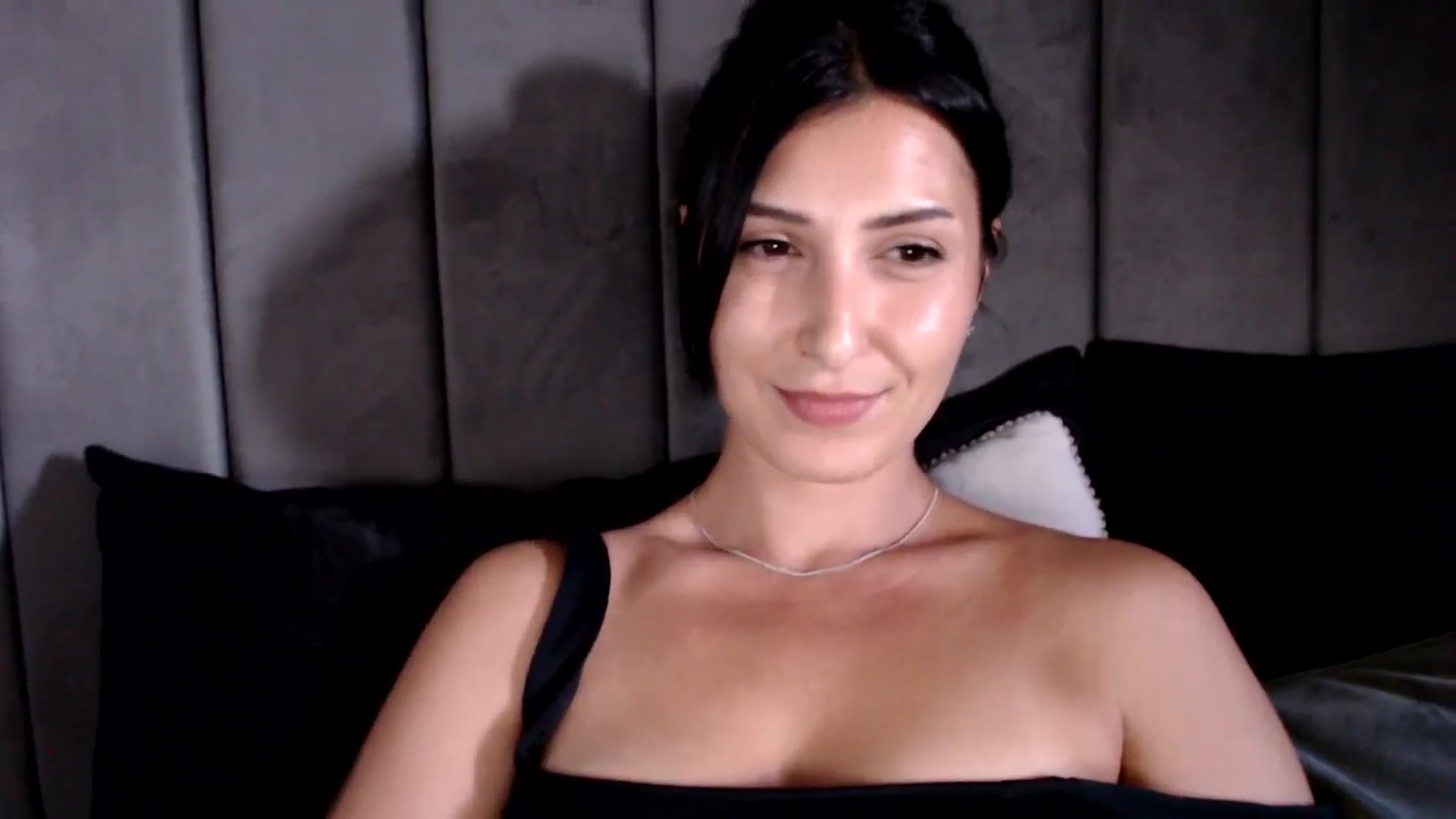 Gallery image thumbnail from MissLeanne's myfreecams stream on, 05/28/2025, 16:07 image 8 of 20