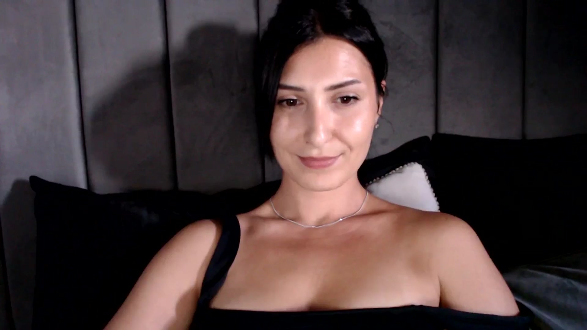 Gallery image thumbnail from MissLeanne's myfreecams stream on, 05/28/2025, 16:07 image 10 of 20
