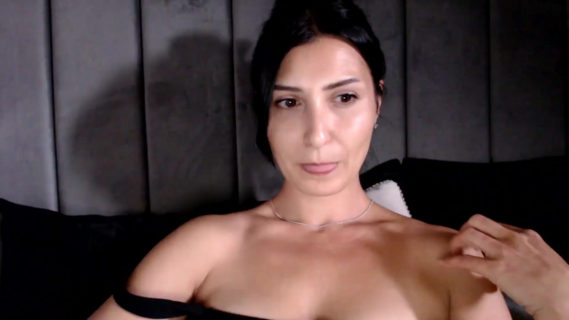 Gallery image thumbnail from MissLeanne's myfreecams stream on, 05/28/2025, 16:07 image 17 of 20