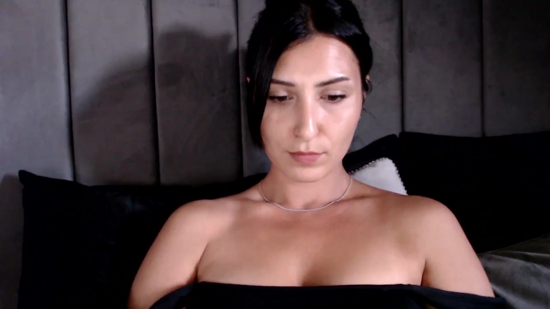 Gallery image thumbnail from MissLeanne's myfreecams stream on, 05/28/2025, 16:07 image 4 of 20