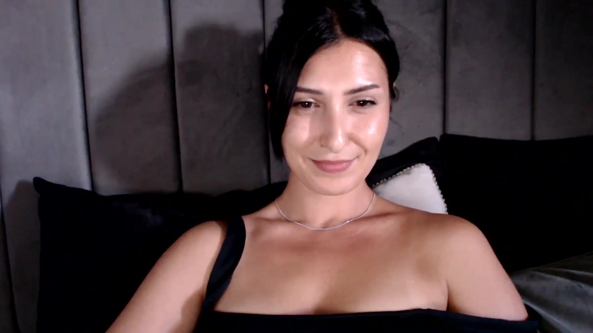 Gallery image thumbnail from MissLeanne's myfreecams stream on, 05/28/2025, 16:07 image 9 of 20