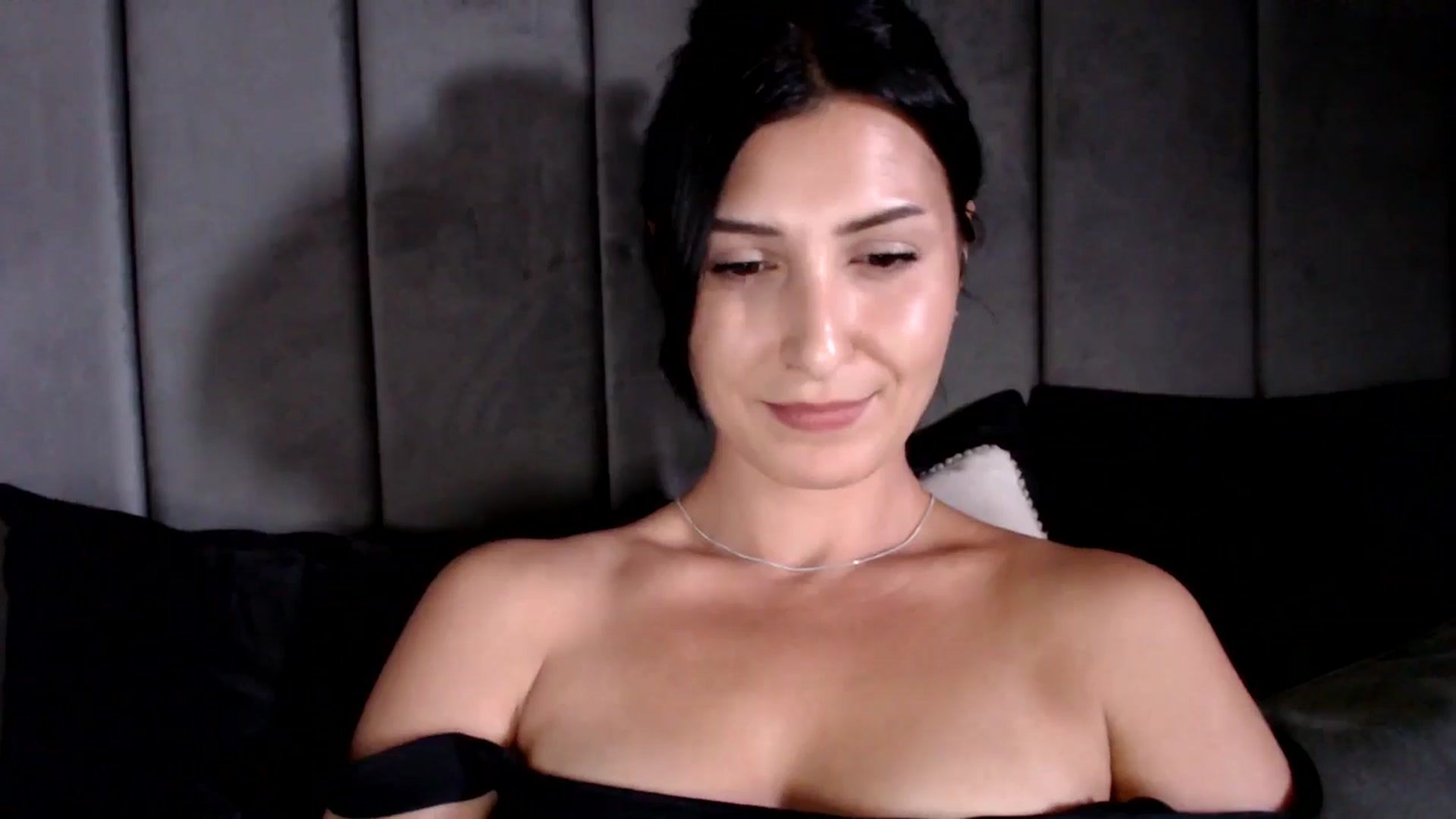 Gallery image thumbnail from MissLeanne's myfreecams stream on, 05/28/2025, 16:07 image 19 of 20