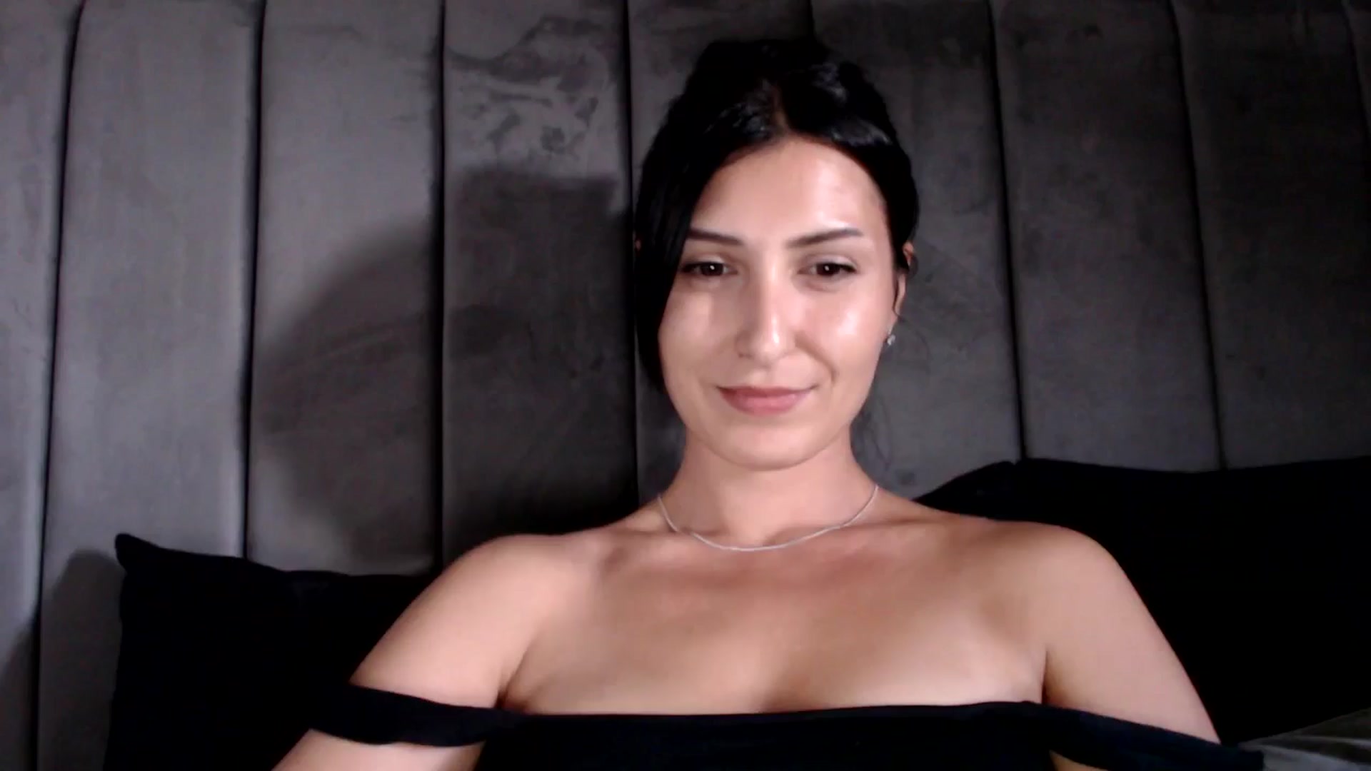 Gallery image thumbnail from MissLeanne's myfreecams stream on, 05/28/2025, 16:07 image 1 of 20