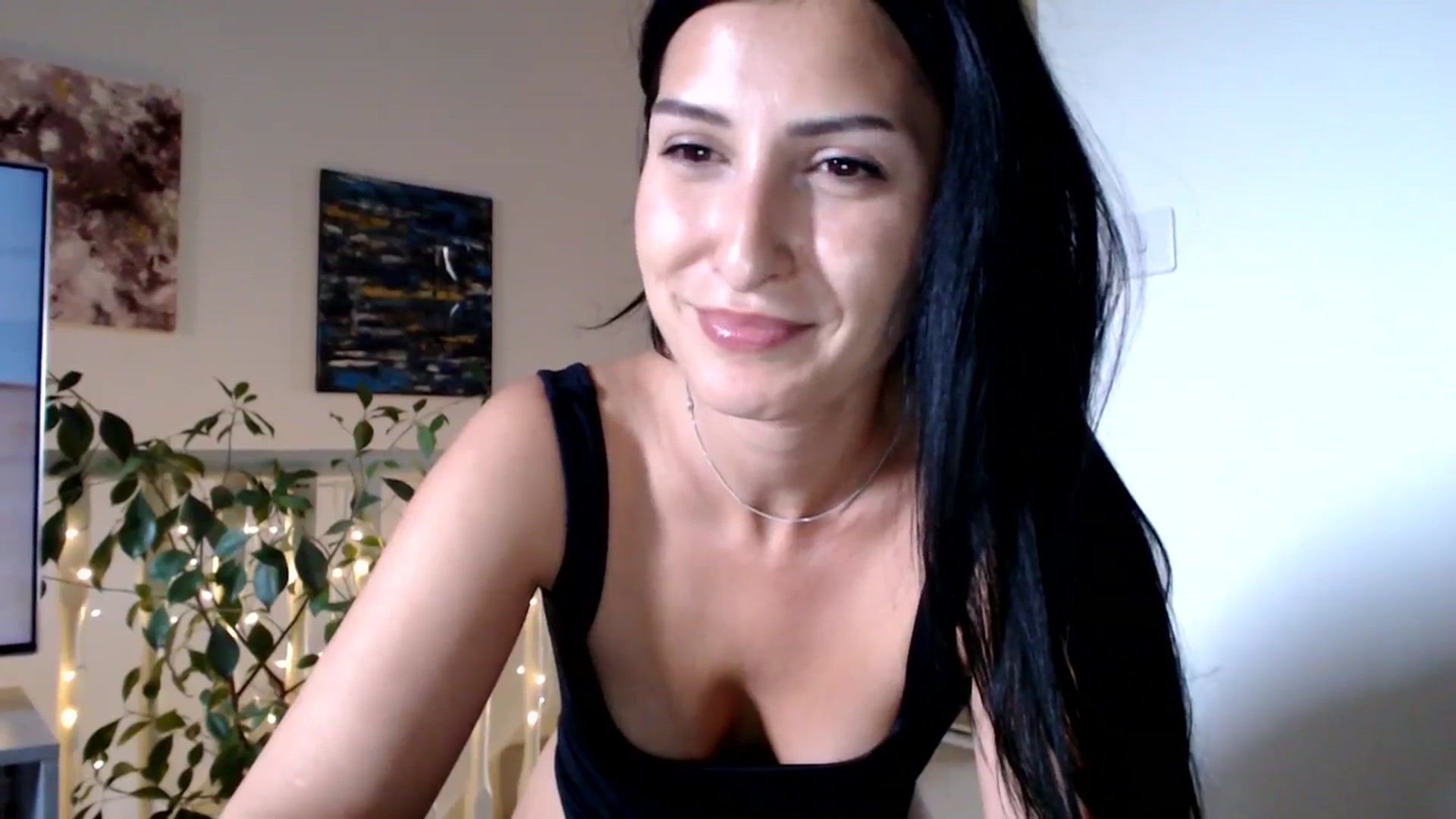 Gallery image thumbnail from MissLeanne's myfreecams stream on, 05/28/2025, 17:35 image 14 of 20