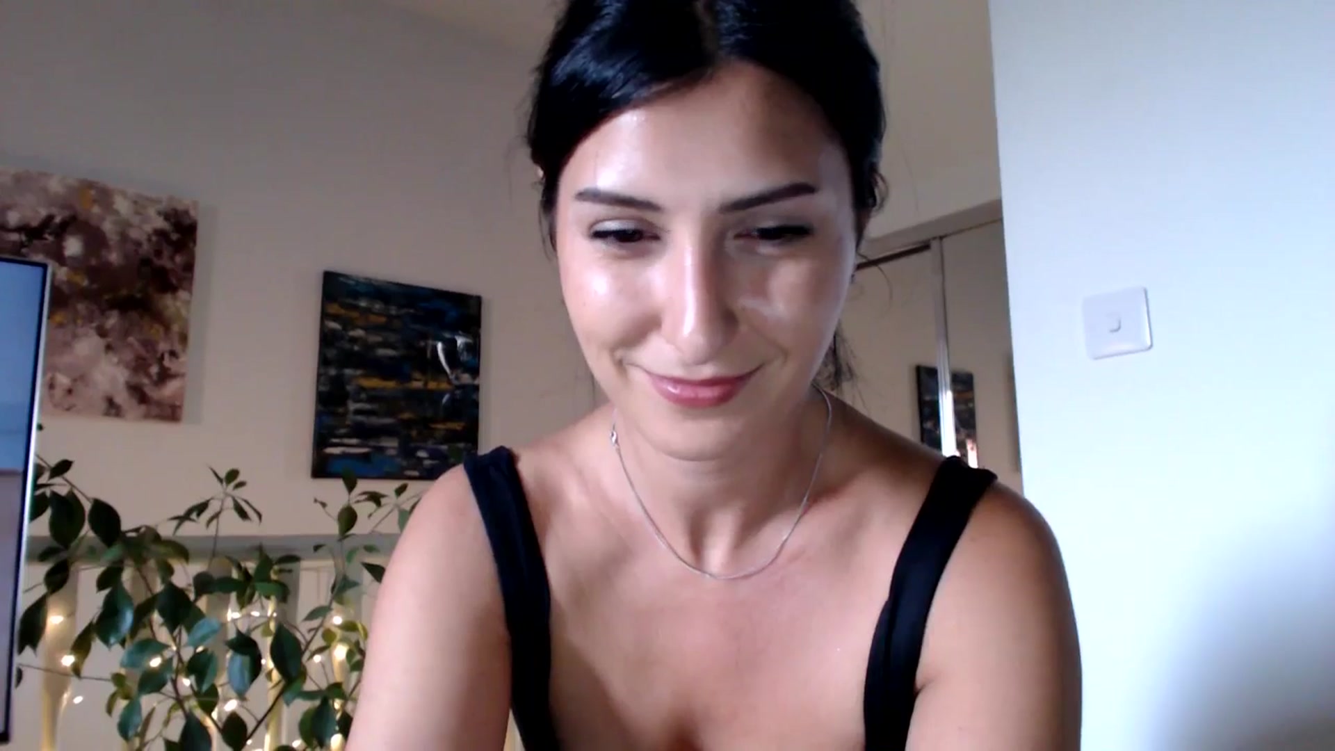 Gallery image thumbnail from MissLeanne's myfreecams stream on, 05/28/2025, 17:35 image 2 of 20