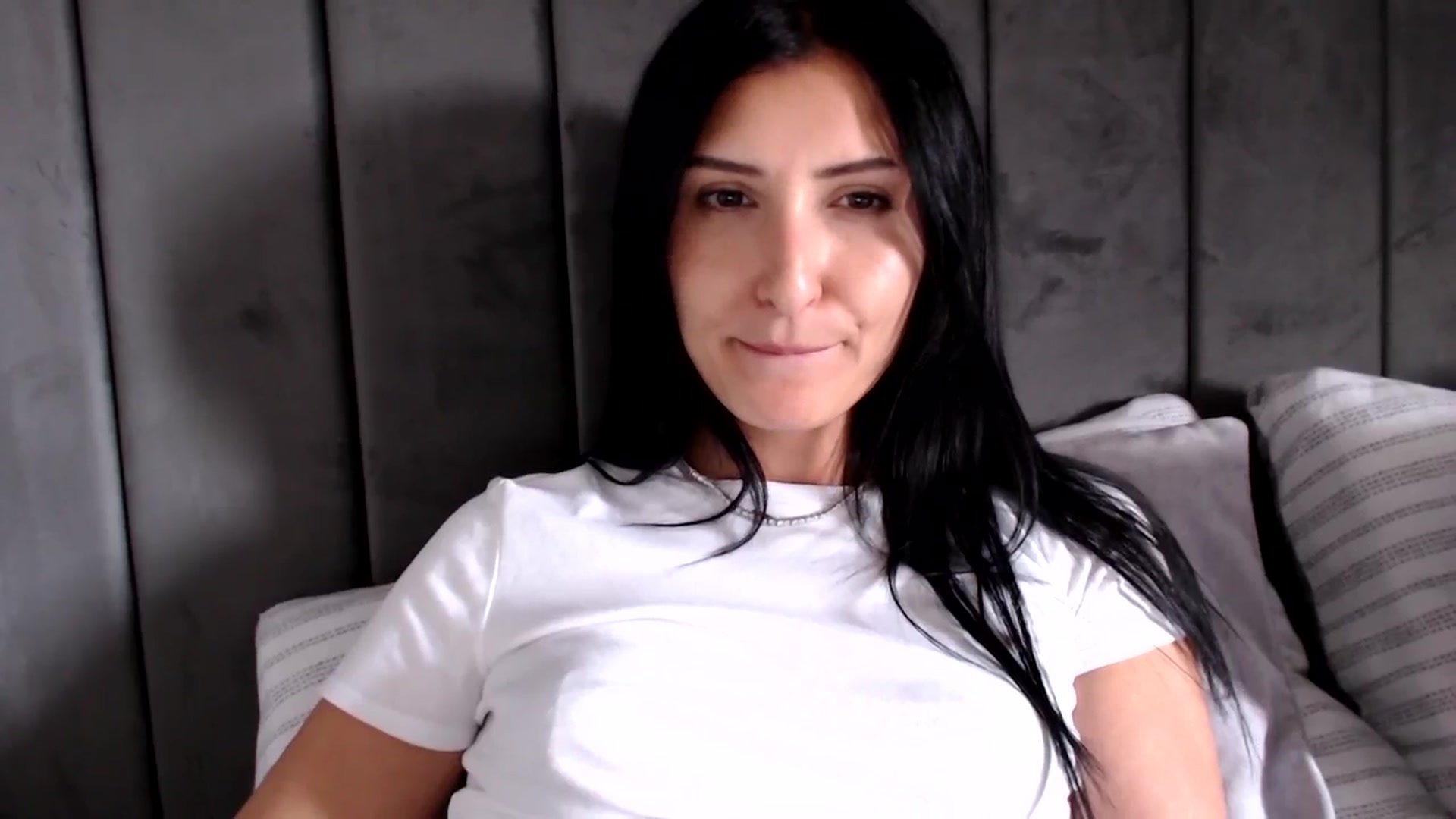 Gallery image thumbnail from MissLeanne's myfreecams stream on, 06/02/2025, 14:31 image 19 of 20