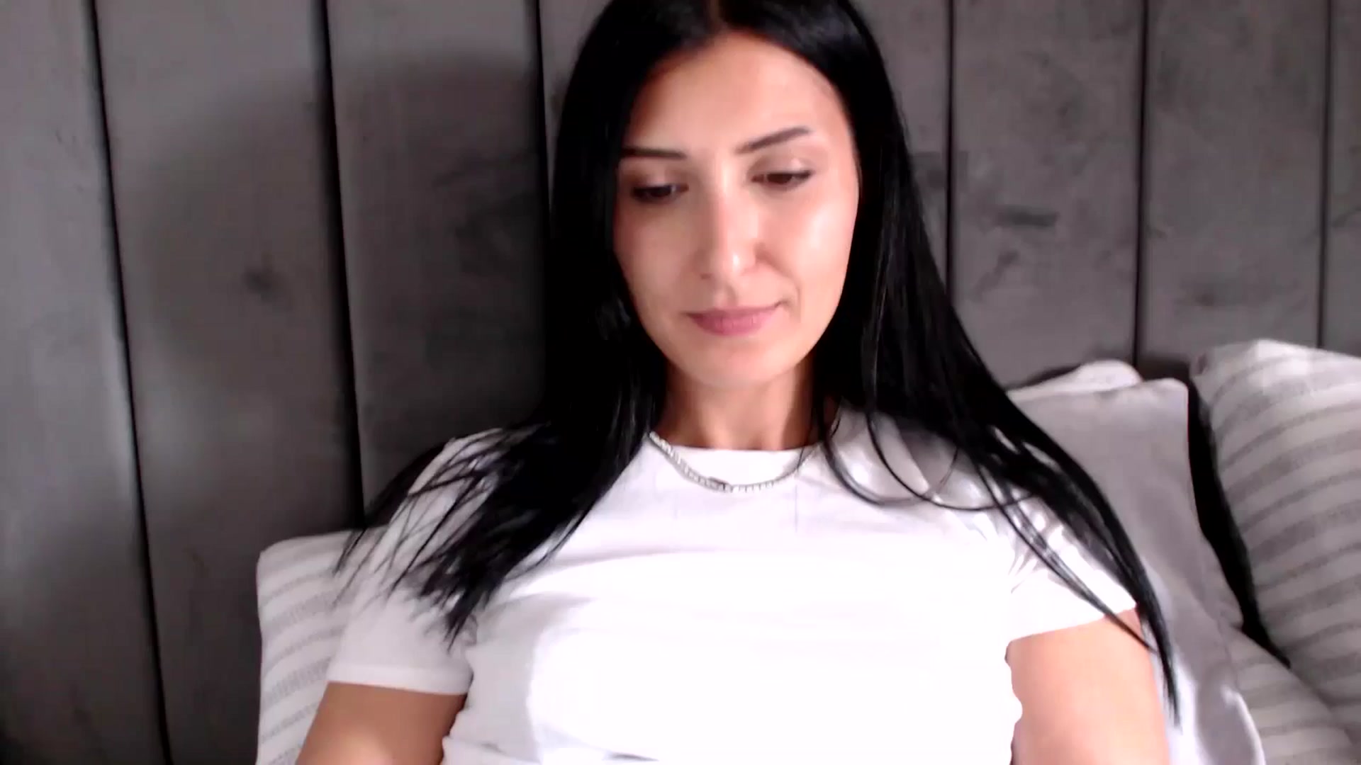 Gallery image thumbnail from MissLeanne's myfreecams stream on, 06/02/2025, 14:31 image 16 of 20