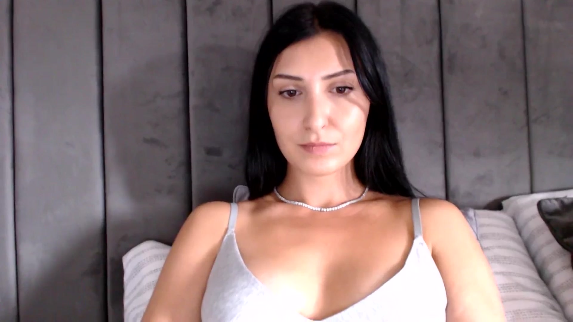 Gallery image thumbnail from MissLeanne's myfreecams stream on, 06/03/2025, 14:21 image 19 of 20