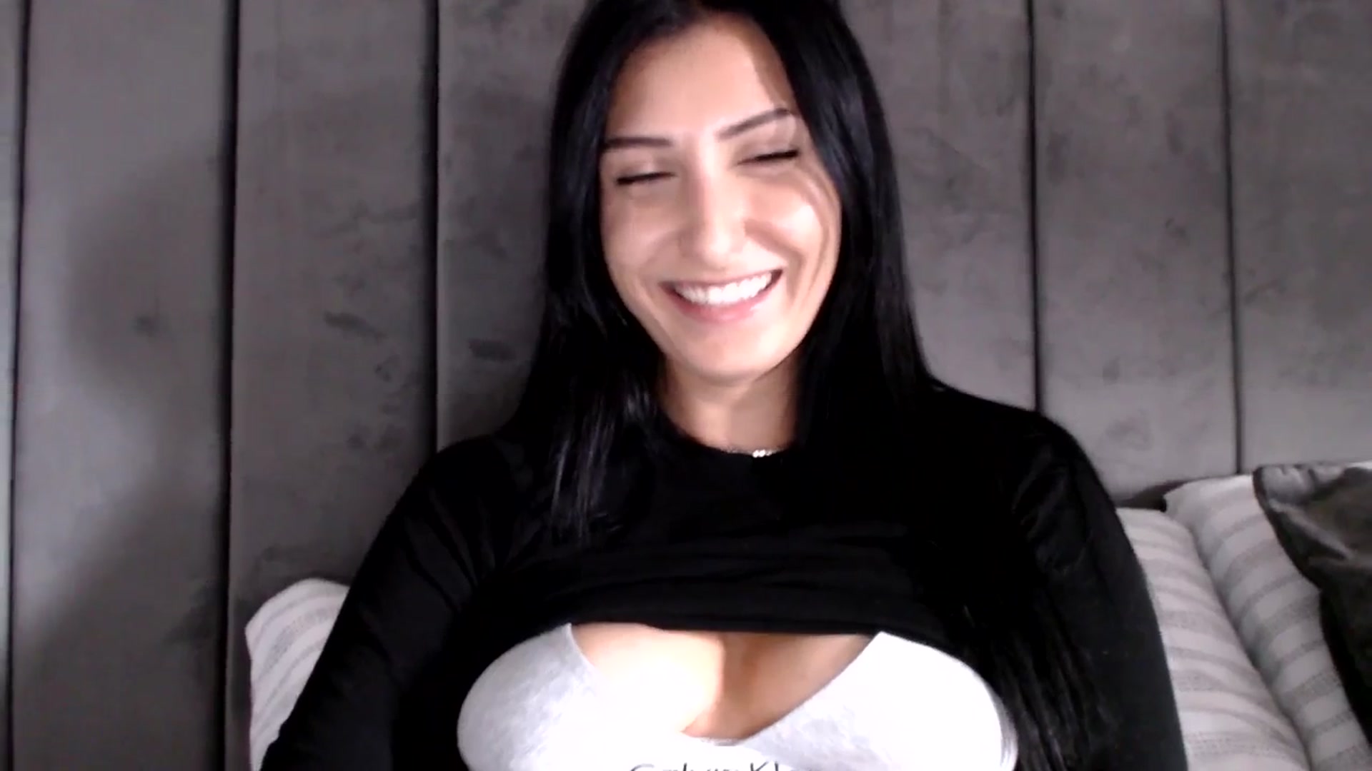 Gallery image thumbnail from MissLeanne's myfreecams stream on, 06/03/2025, 15:26 image 11 of 20
