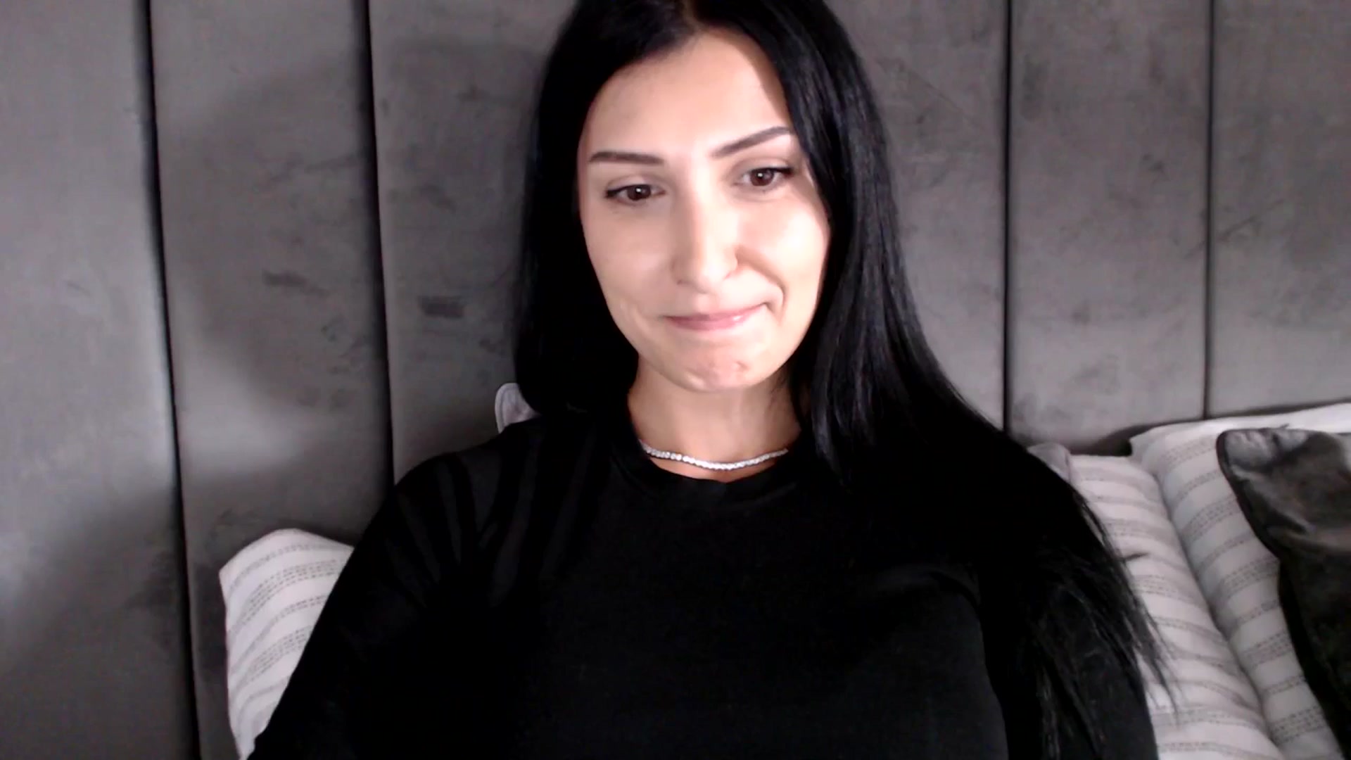 Gallery image thumbnail from MissLeanne's myfreecams stream on, 06/03/2025, 15:26 image 6 of 20