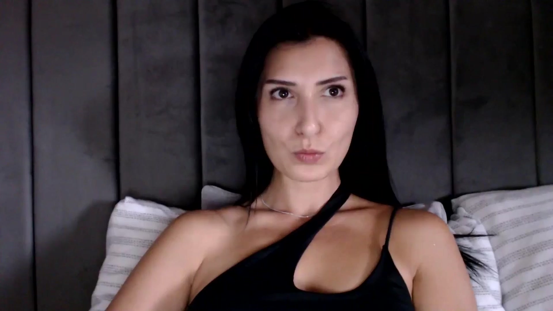 Gallery image thumbnail from MissLeanne's myfreecams stream on, 06/05/2025, 10:33 image 17 of 20