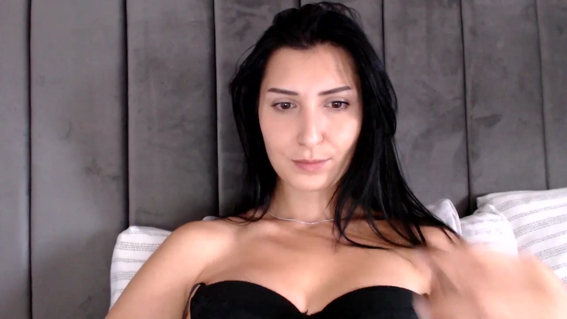 Gallery image thumbnail from MissLeanne's myfreecams stream on, 06/05/2025, 10:33 image 6 of 20