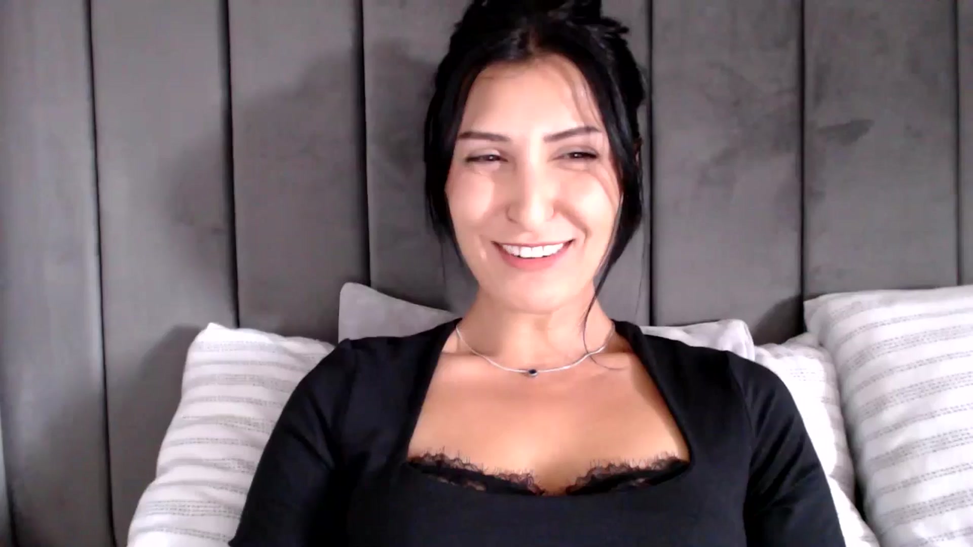 Gallery image thumbnail from MissLeanne's myfreecams stream on, 06/05/2025, 12:21 image 16 of 20