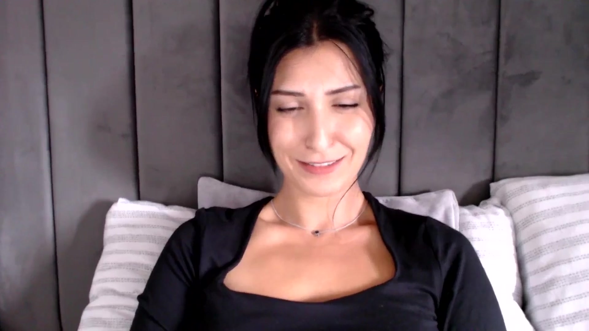 Gallery image thumbnail from MissLeanne's myfreecams stream on, 06/05/2025, 12:21 image 2 of 20
