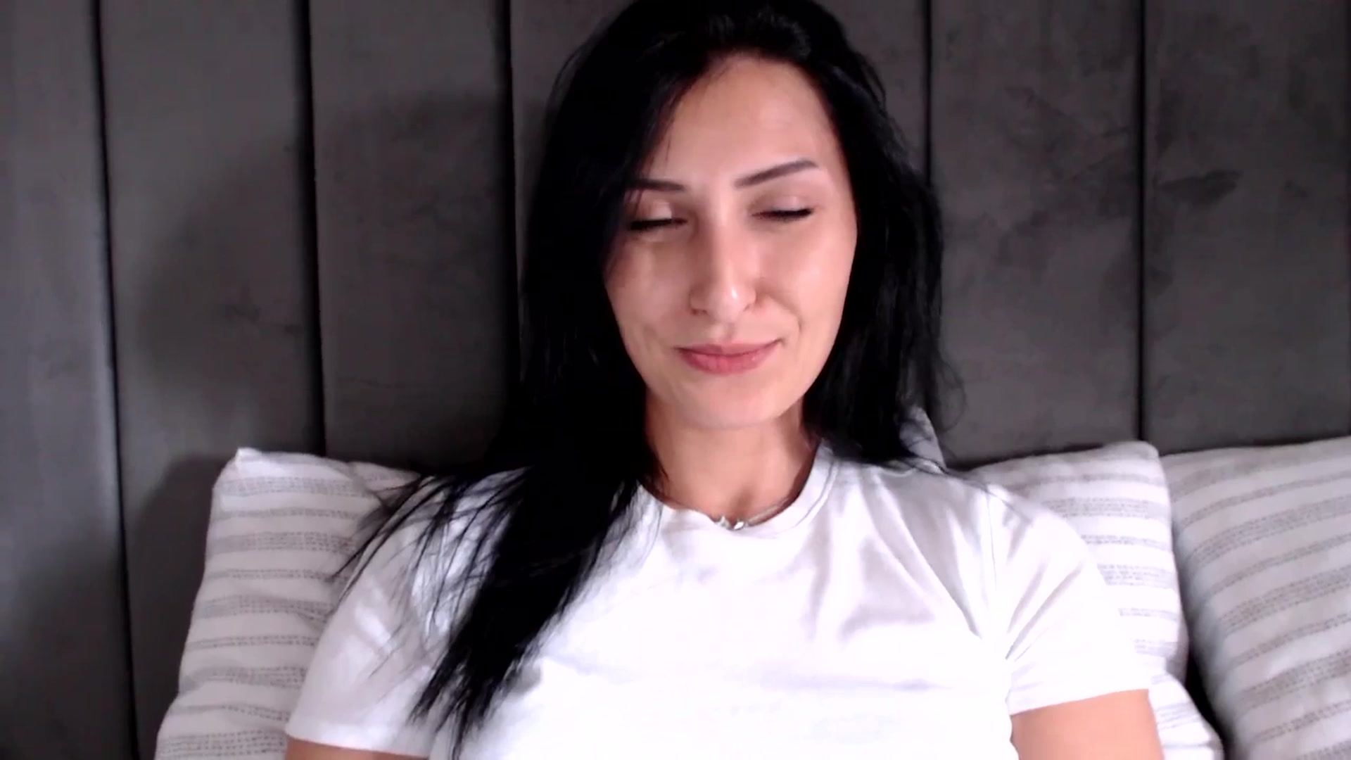 Gallery image thumbnail from MissLeanne's myfreecams stream on, 06/05/2025, 14:51 image 3 of 20