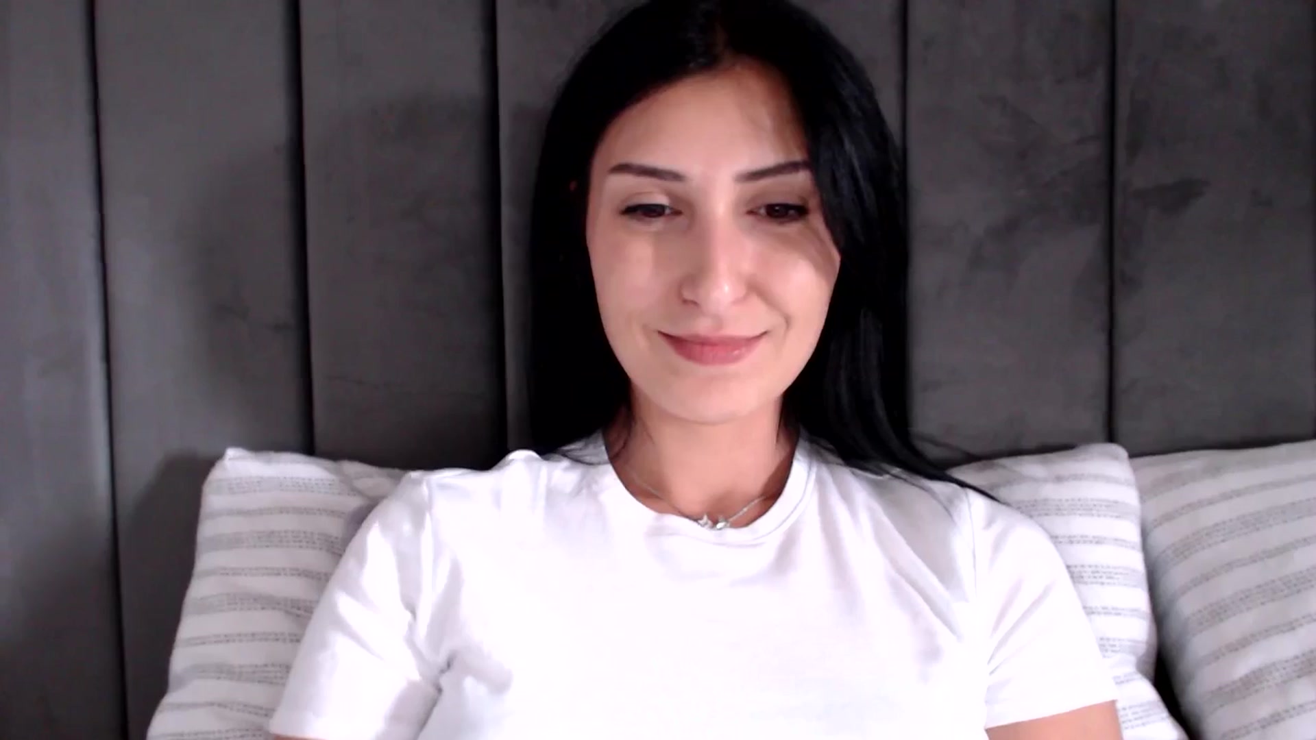Gallery image thumbnail from MissLeanne's myfreecams stream on, 06/05/2025, 14:51 image 2 of 20