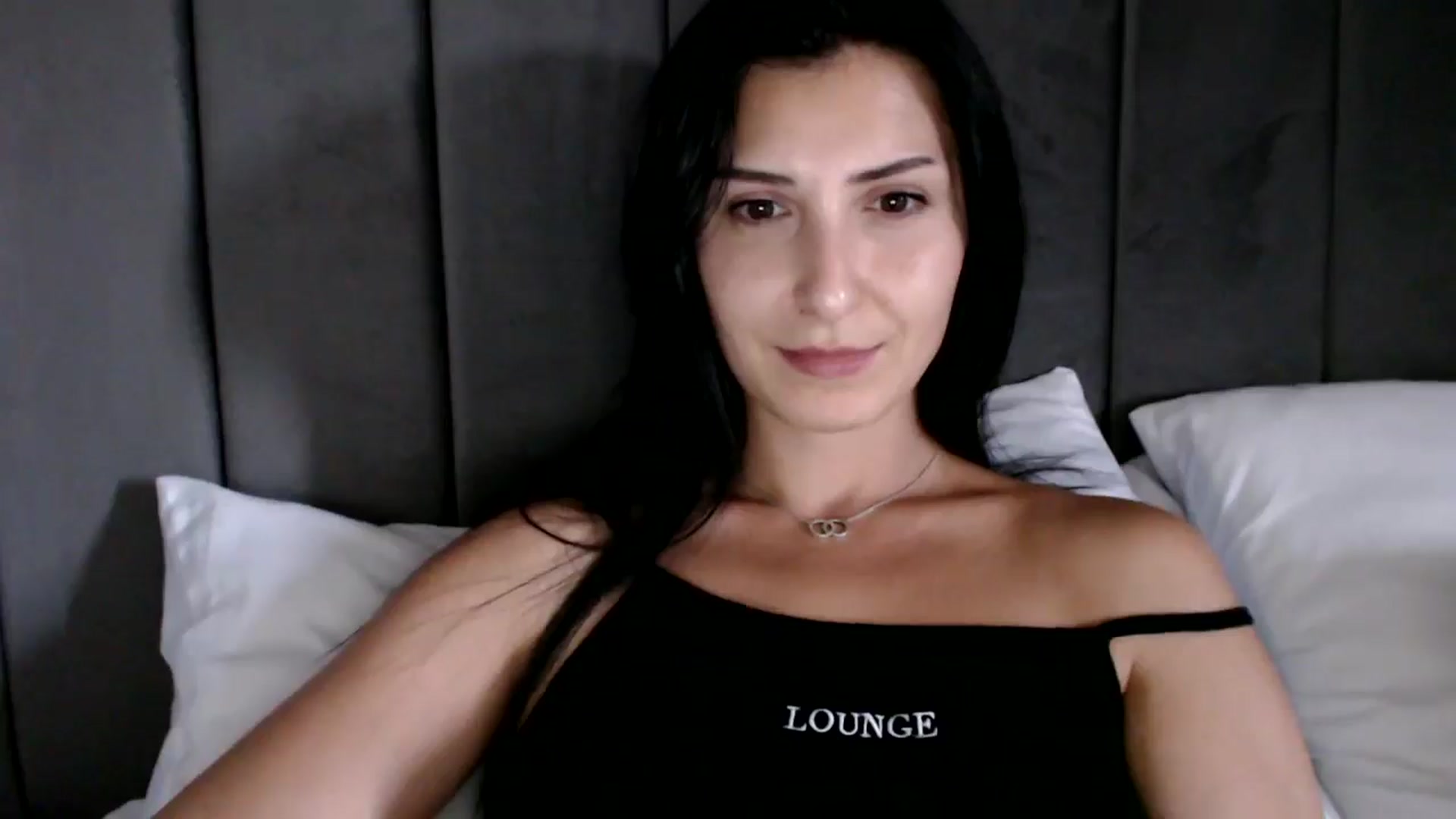Gallery image thumbnail from MissLeanne's myfreecams stream on, 06/19/2025, 14:50 image 5 of 20