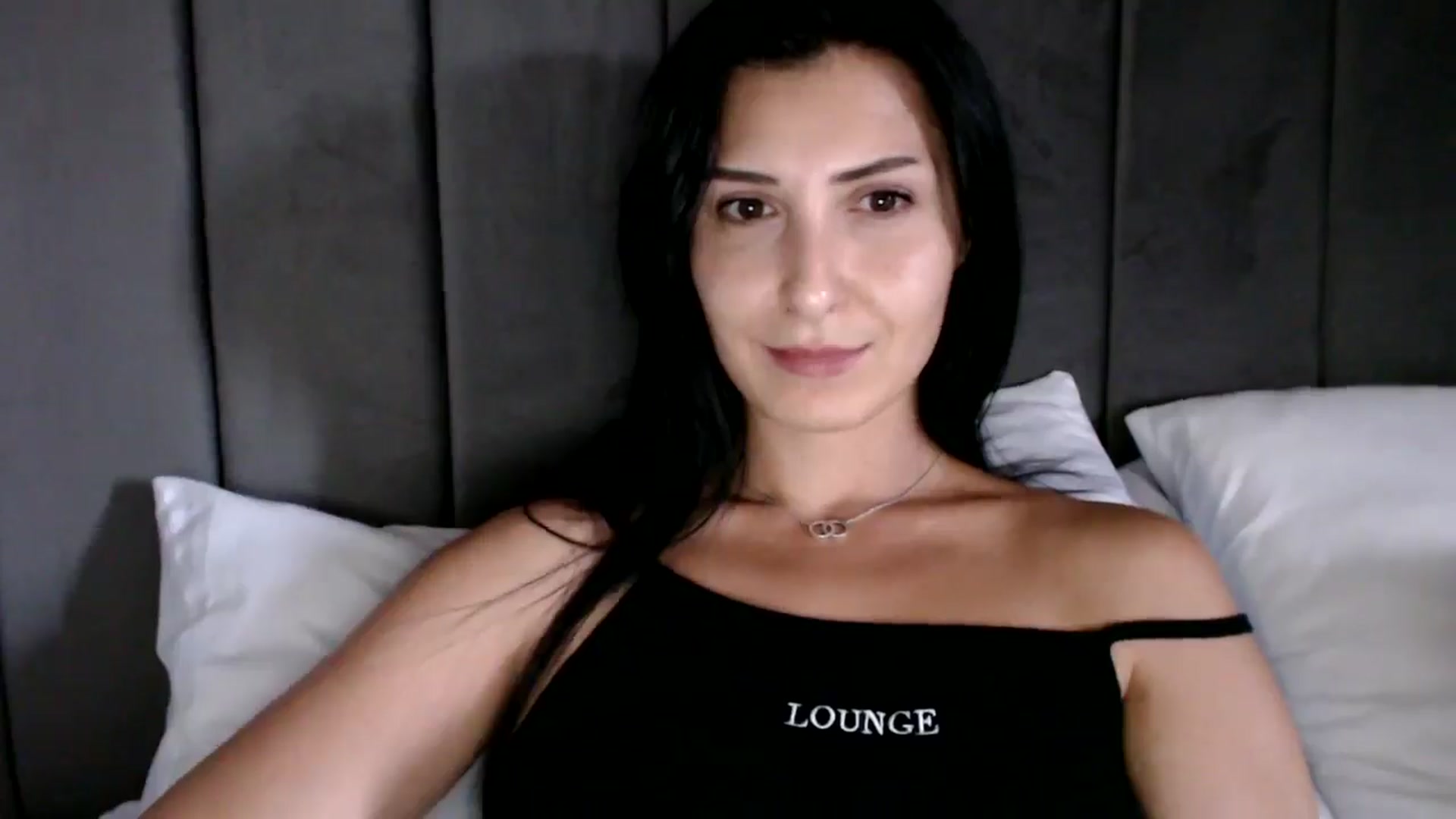Gallery image thumbnail from MissLeanne's myfreecams stream on, 06/19/2025, 14:50 image 6 of 20