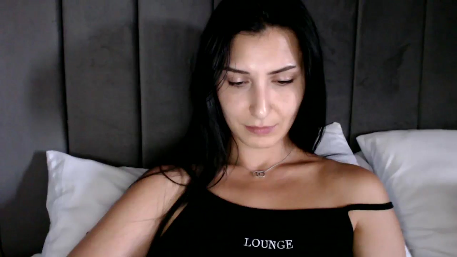 Gallery image thumbnail from MissLeanne's myfreecams stream on, 06/19/2025, 14:50 image 8 of 20