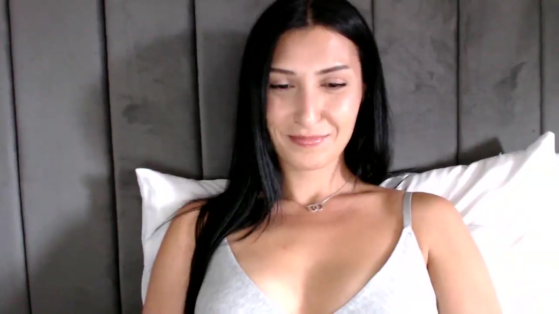 Gallery image thumbnail from MissLeanne's myfreecams stream on, 06/20/2025, 15:42 image 2 of 20