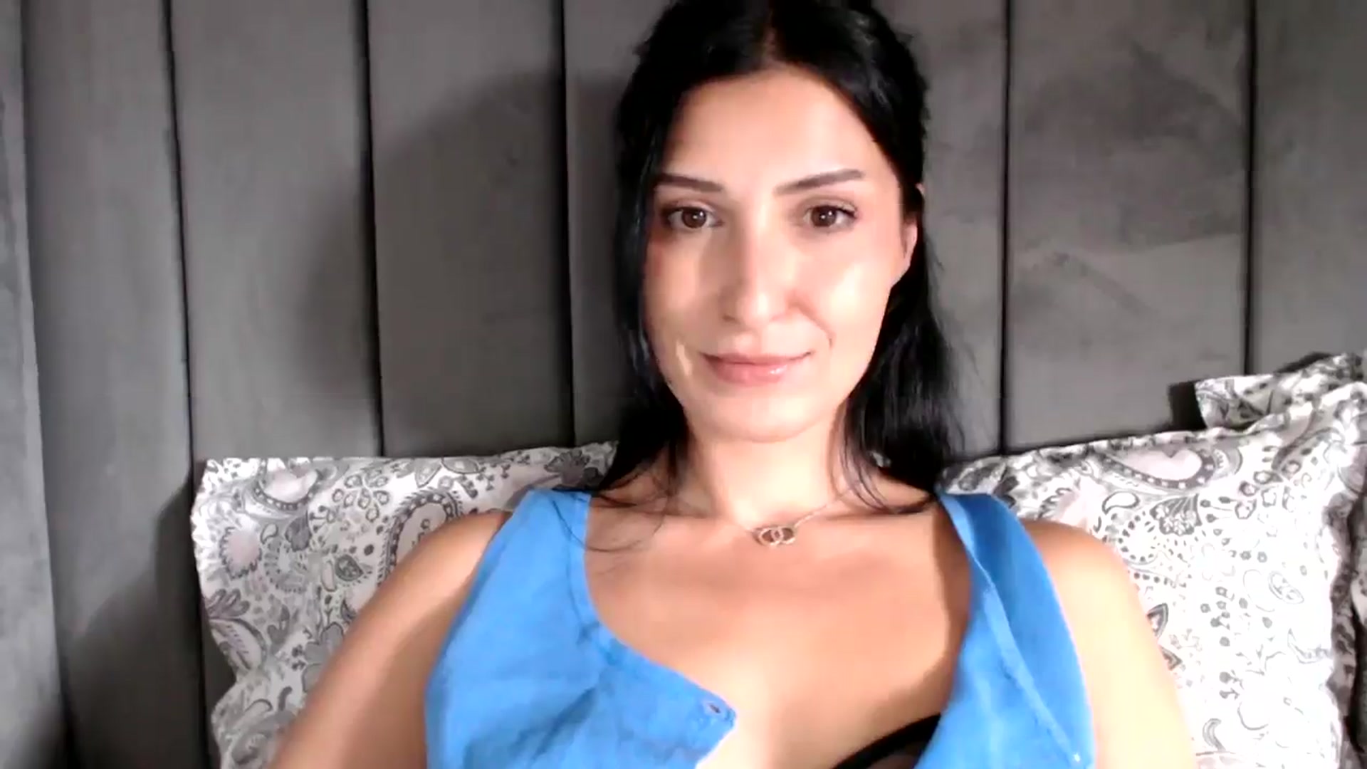 Gallery image thumbnail from MissLeanne's myfreecams stream on, 06/27/2025, 16:01 image 14 of 20