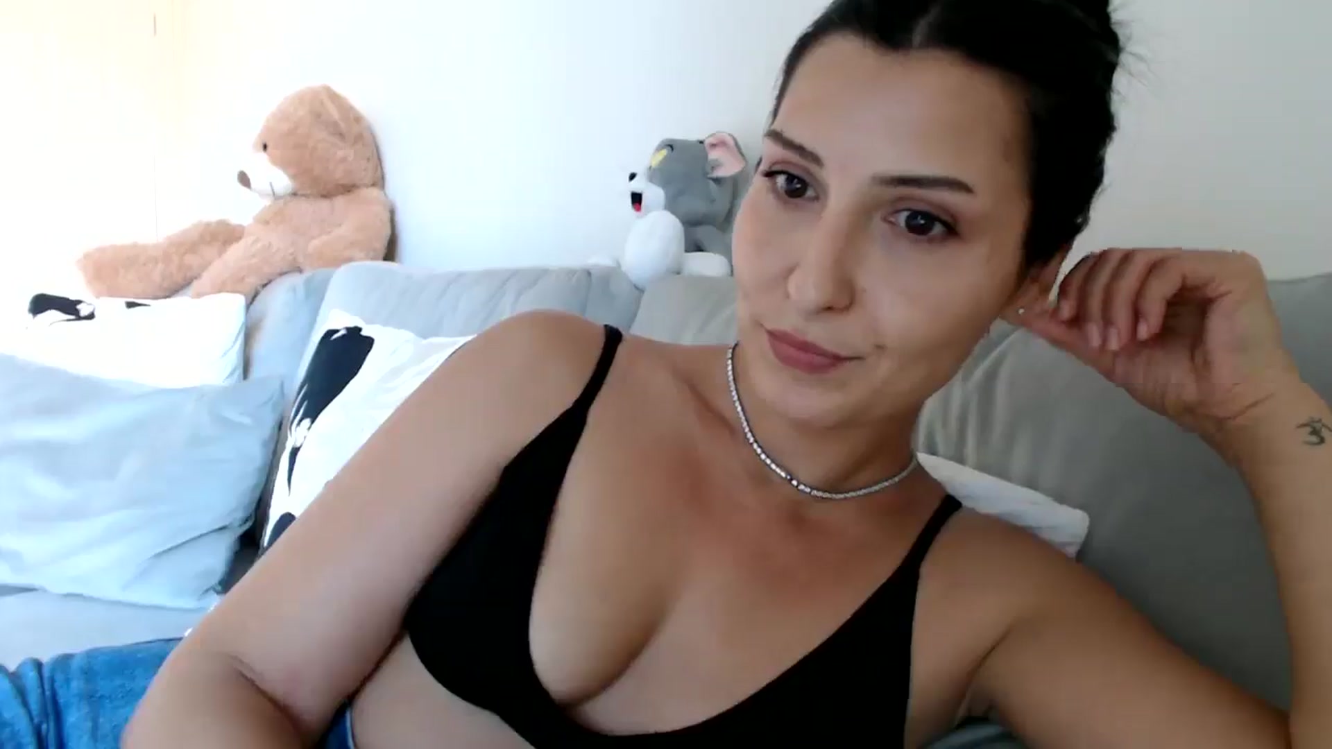 Gallery image thumbnail from MissLeanne's myfreecams stream on, 07/11/2025, 13:17 image 2 of 20