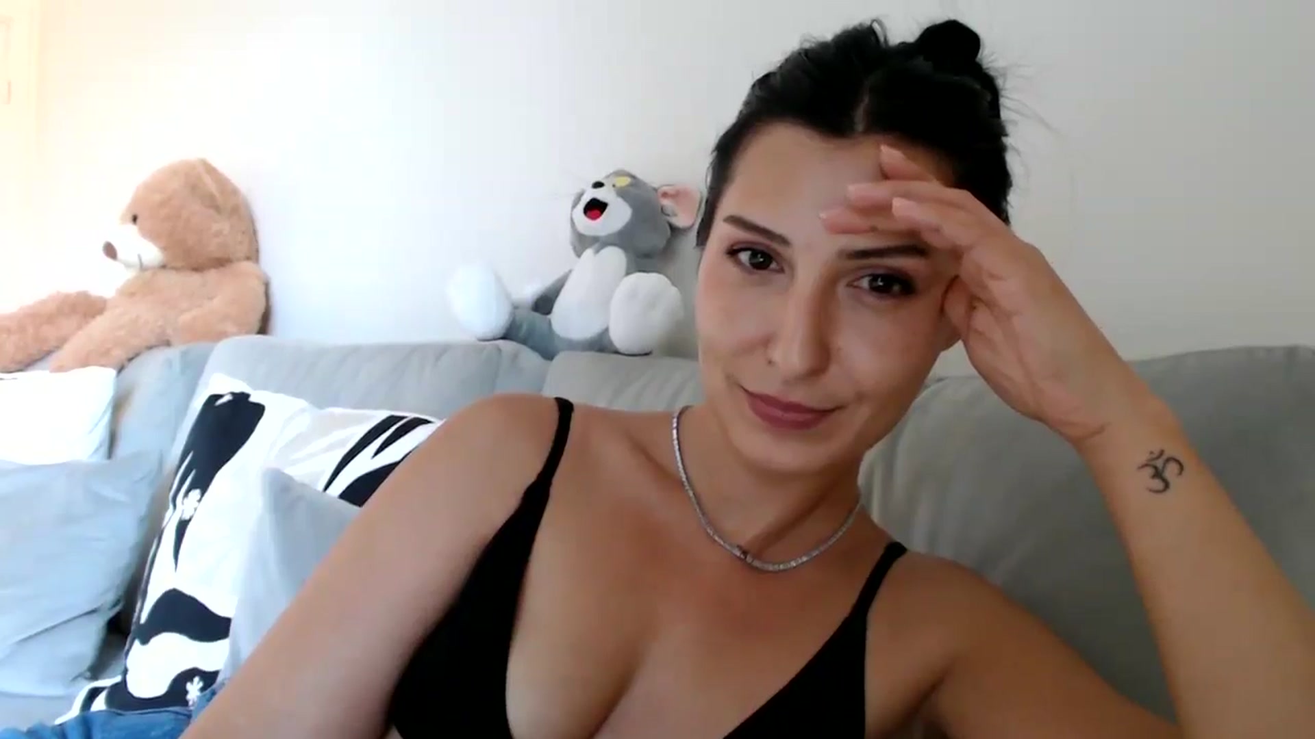 Gallery image thumbnail from MissLeanne's myfreecams stream on, 07/11/2025, 14:16 image 8 of 20