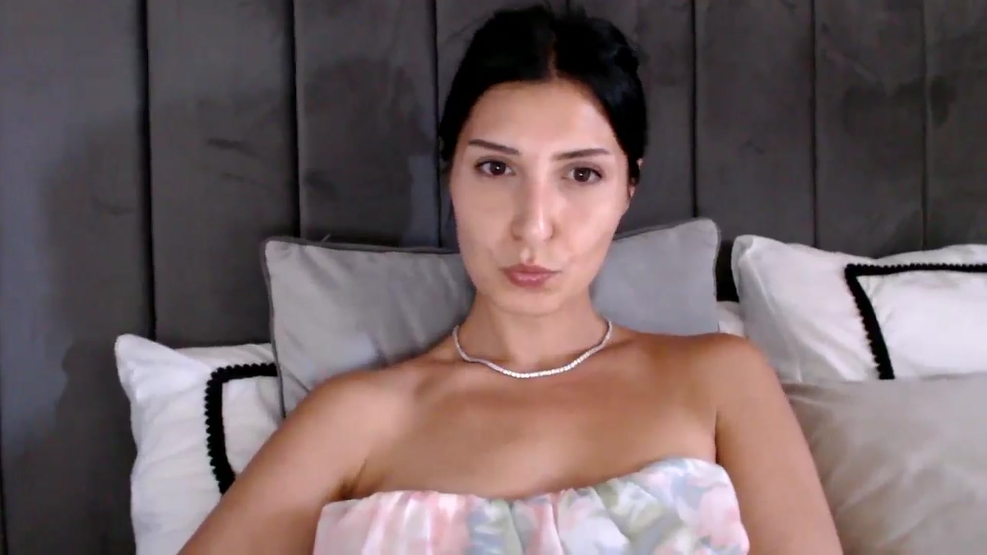 Gallery image thumbnail from MissLeanne's myfreecams stream on, 07/12/2025, 14:45 image 4 of 20