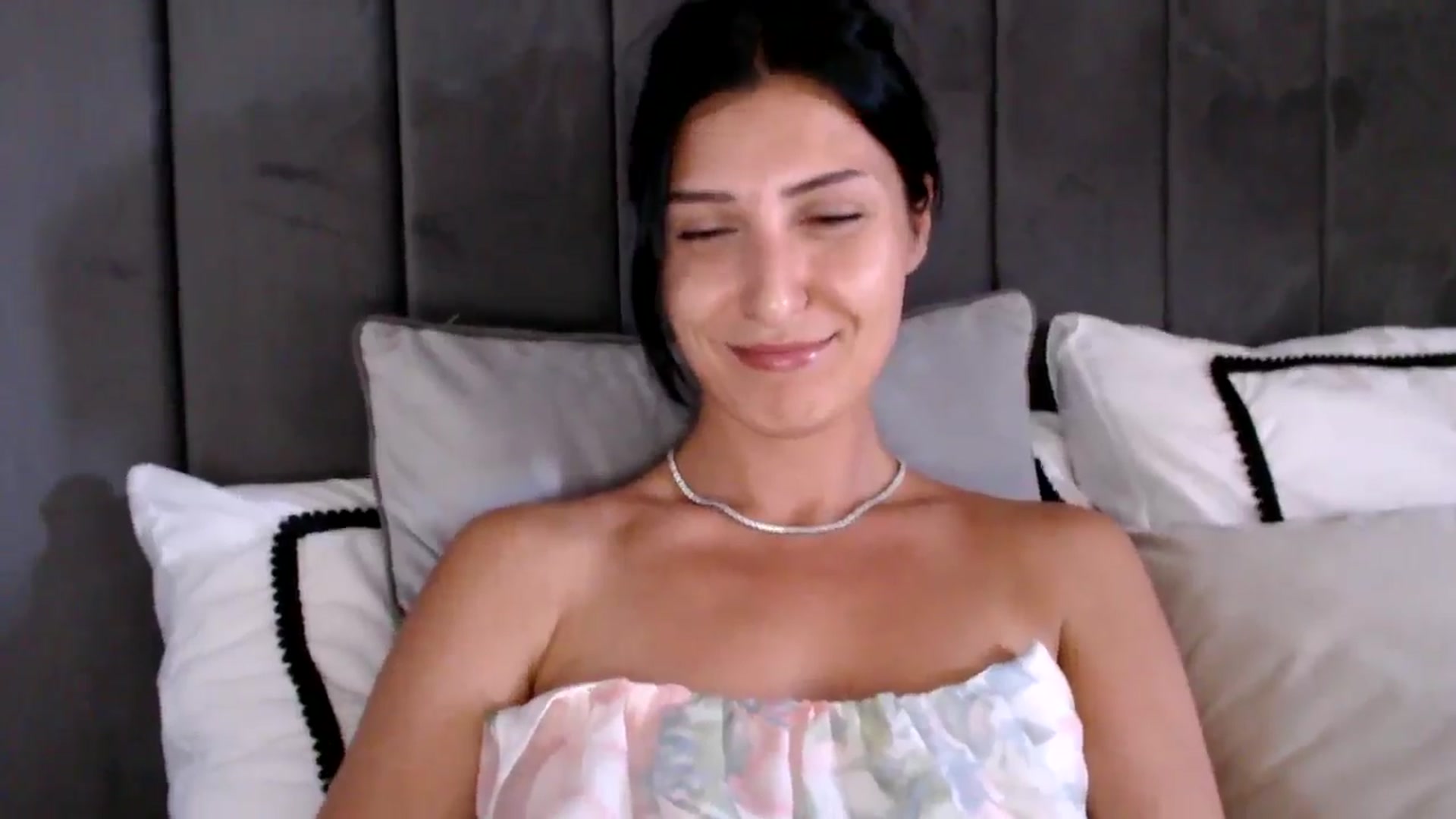 Gallery image thumbnail from MissLeanne's myfreecams stream on, 07/12/2025, 14:45 image 8 of 20