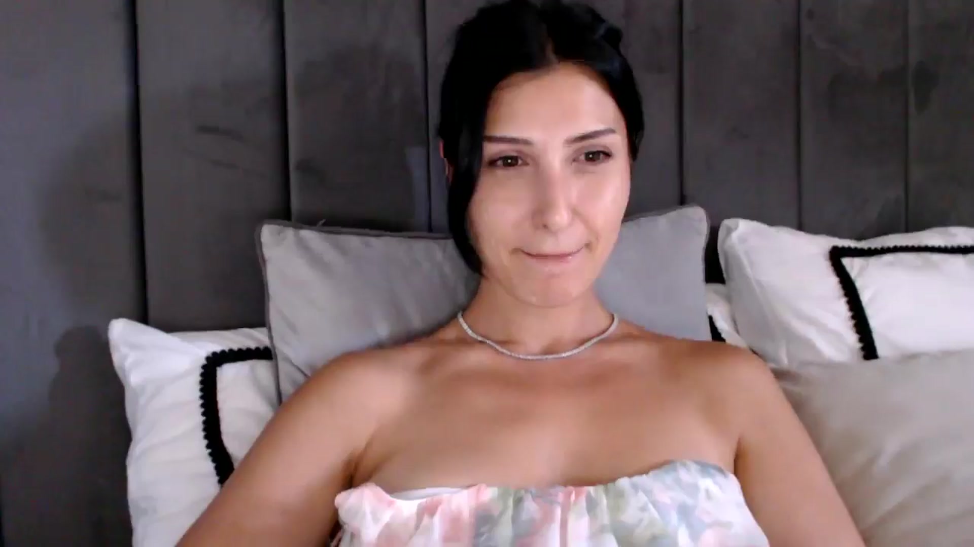 Gallery image thumbnail from MissLeanne's myfreecams stream on, 07/12/2025, 14:45 image 6 of 20