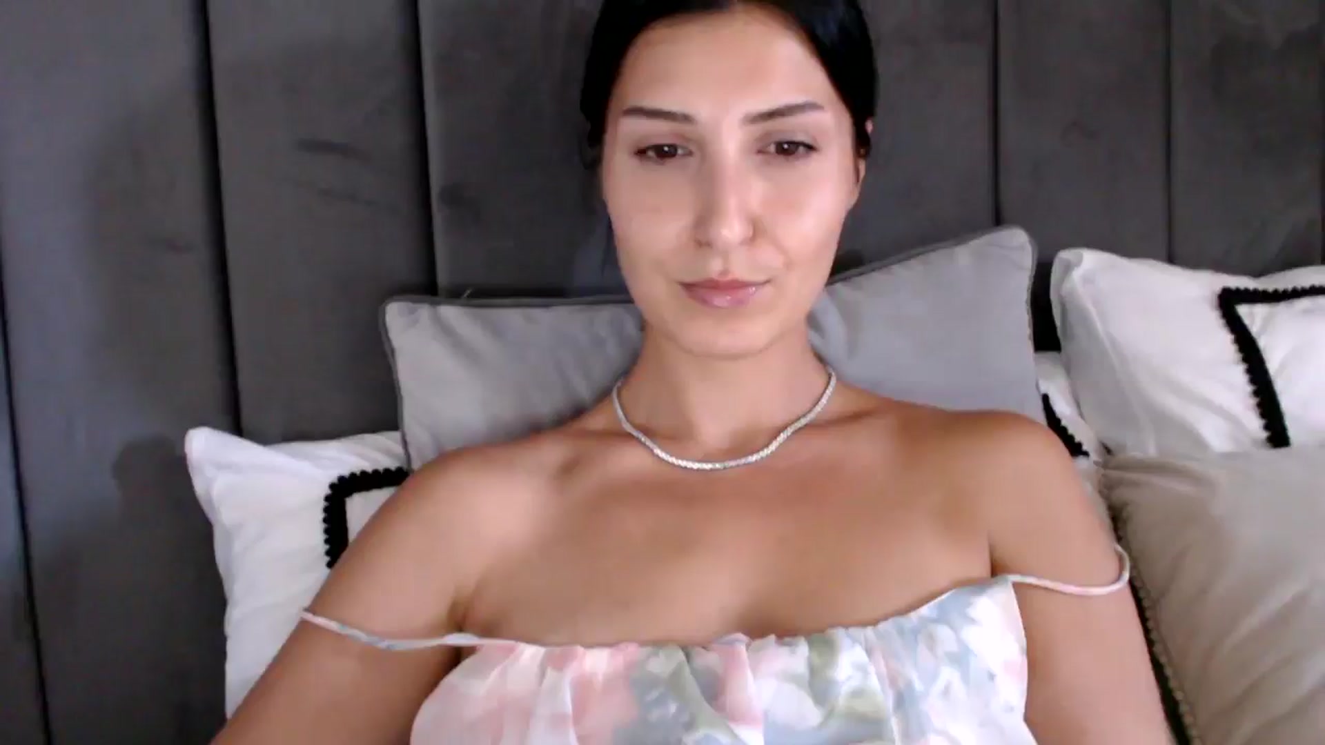 Gallery image thumbnail from MissLeanne's myfreecams stream on, 07/12/2025, 14:45 image 1 of 20