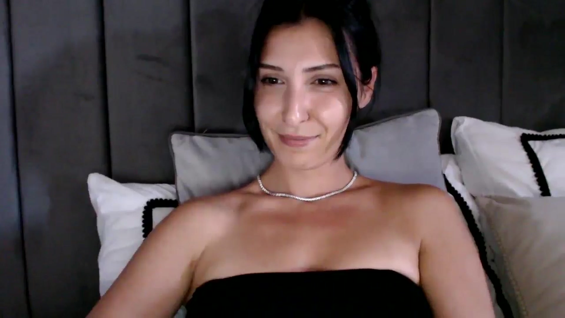 Gallery image thumbnail from MissLeanne's myfreecams stream on, 07/12/2025, 15:11 image 4 of 20