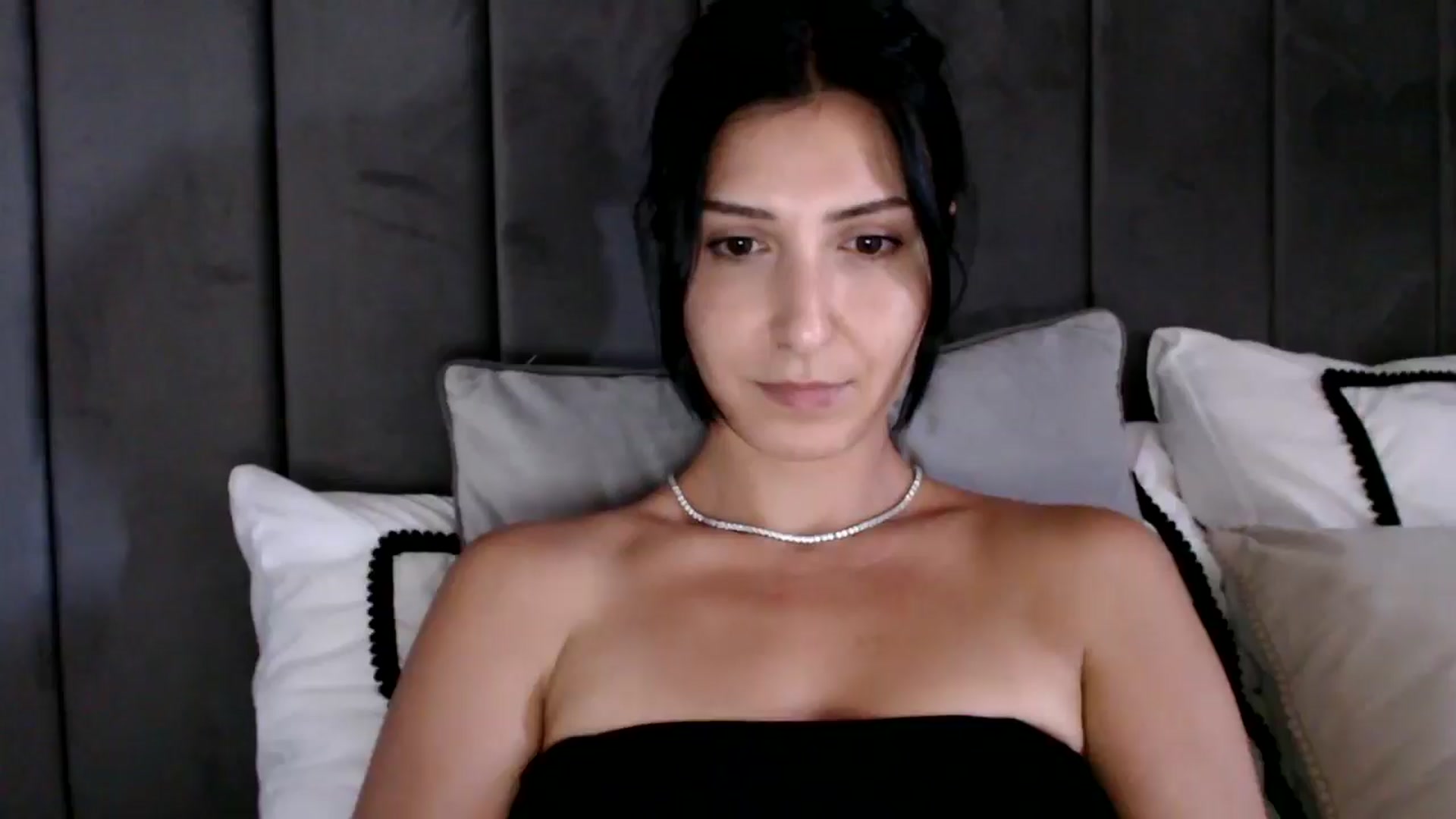 Gallery image thumbnail from MissLeanne's myfreecams stream on, 07/12/2025, 15:11 image 9 of 20