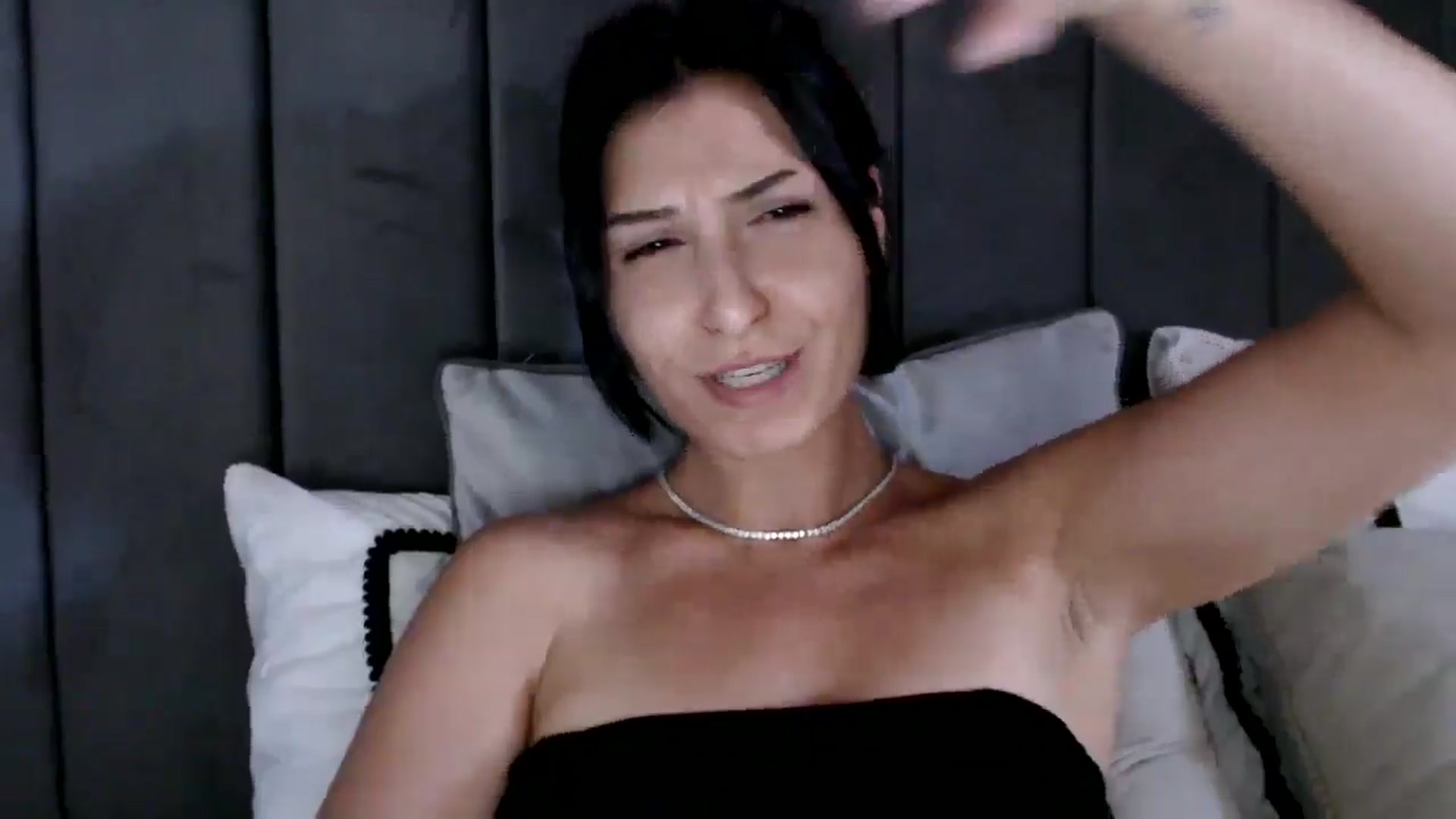 Gallery image thumbnail from MissLeanne's myfreecams stream on, 07/12/2025, 15:11 image 6 of 20