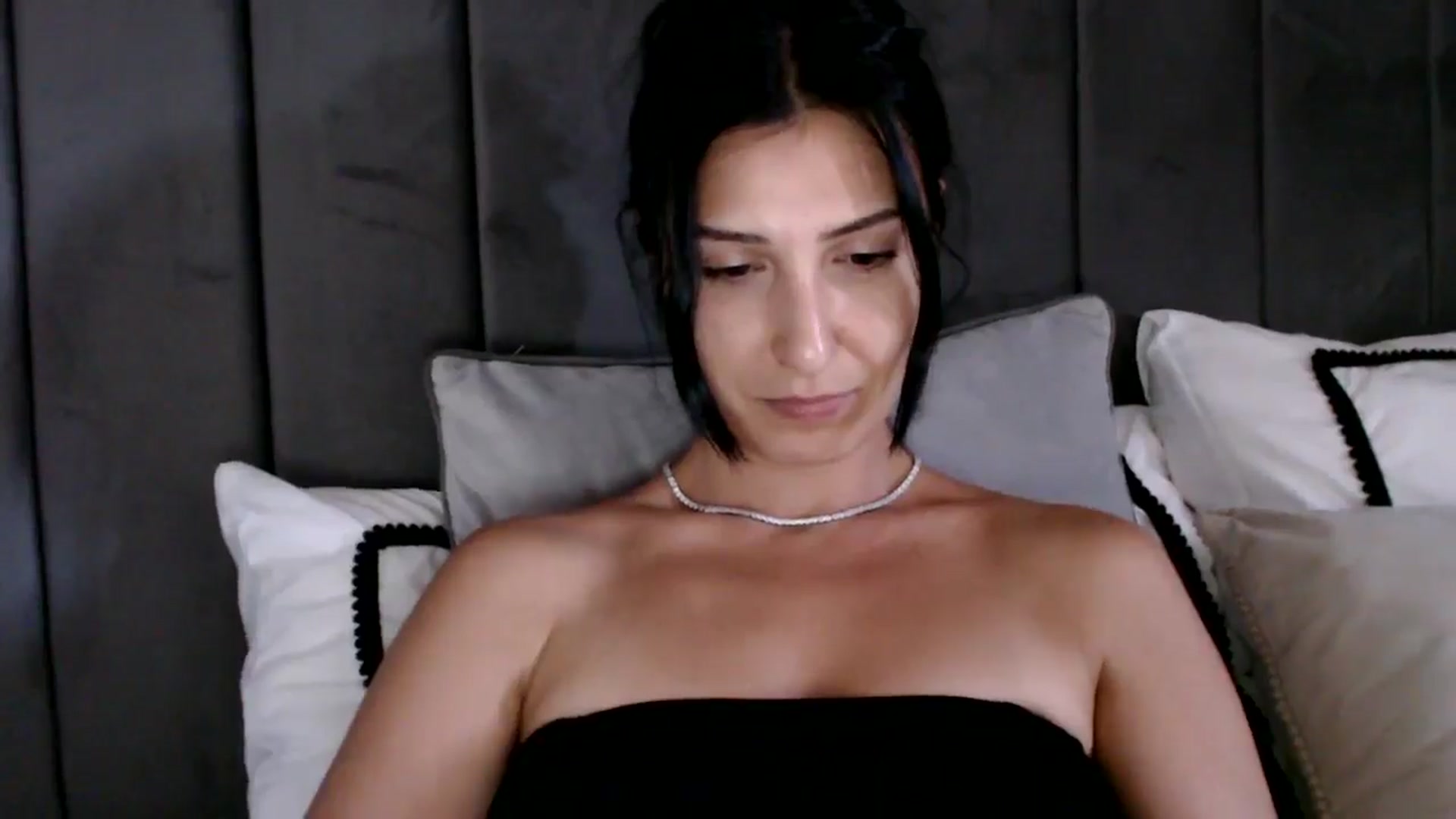 Gallery image thumbnail from MissLeanne's myfreecams stream on, 07/12/2025, 15:11 image 11 of 20
