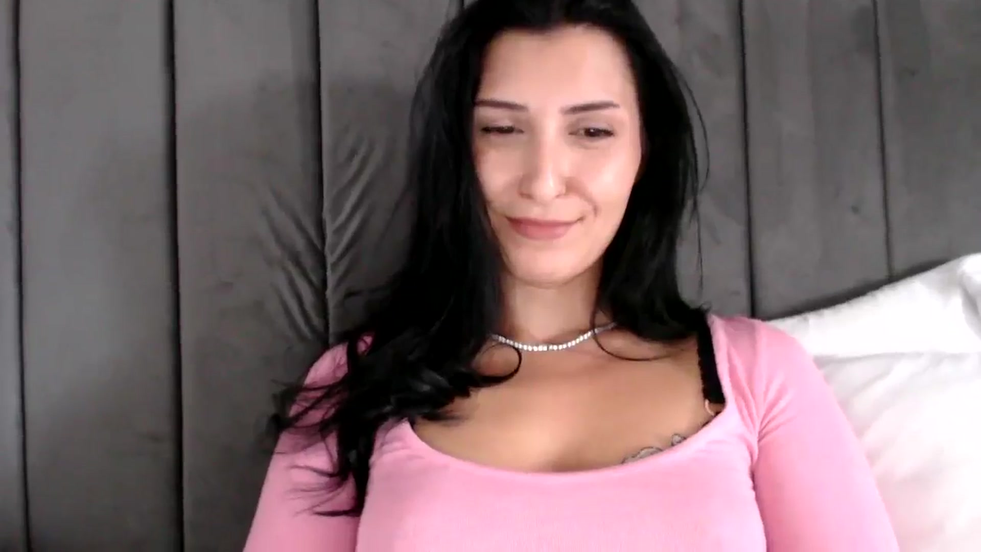 Gallery image thumbnail from MissLeanne's myfreecams stream on, 08/05/2025, 13:13 image 13 of 20