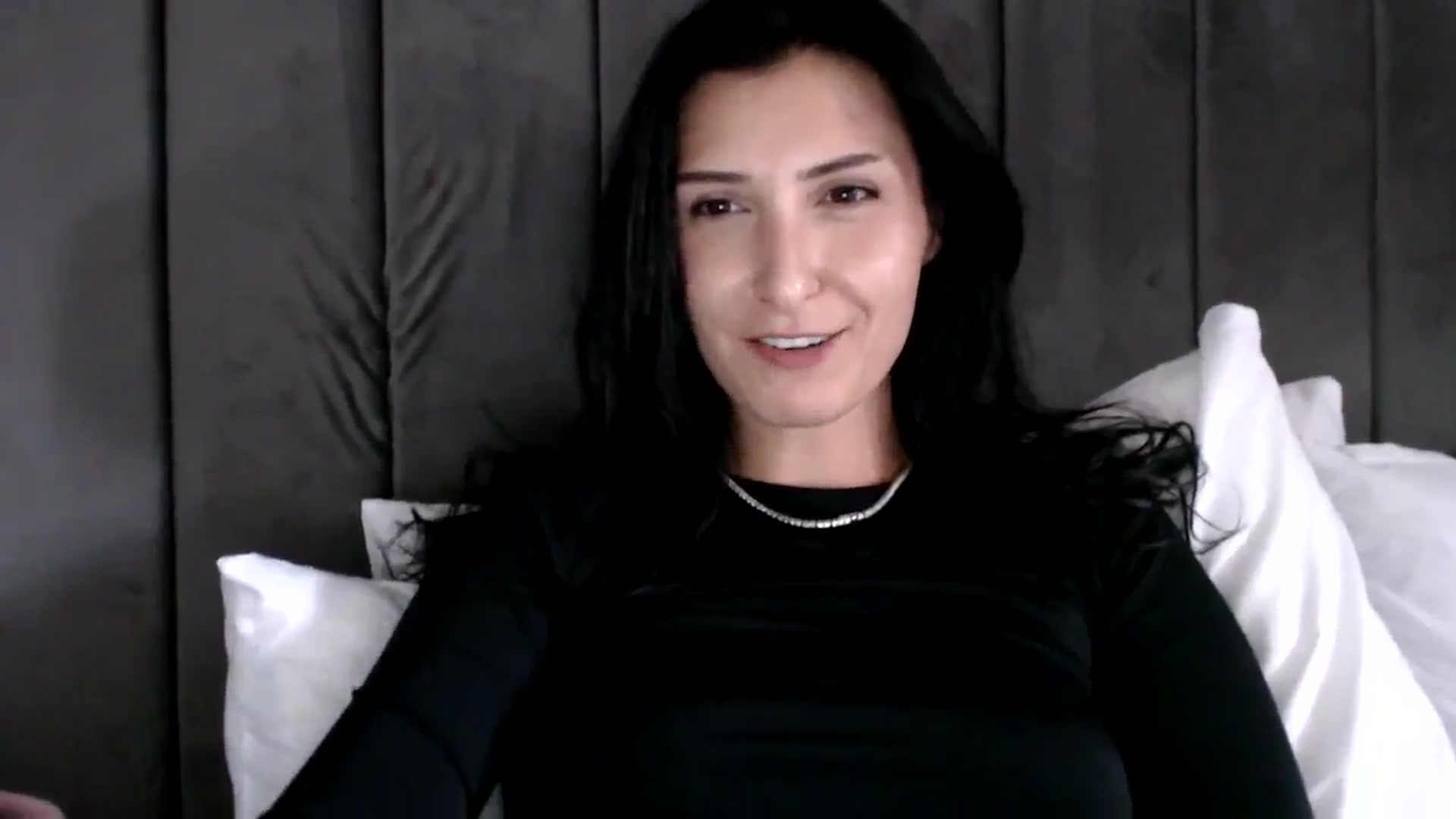 Gallery image thumbnail from MissLeanne's myfreecams stream on, 08/05/2025, 15:05 image 20 of 20