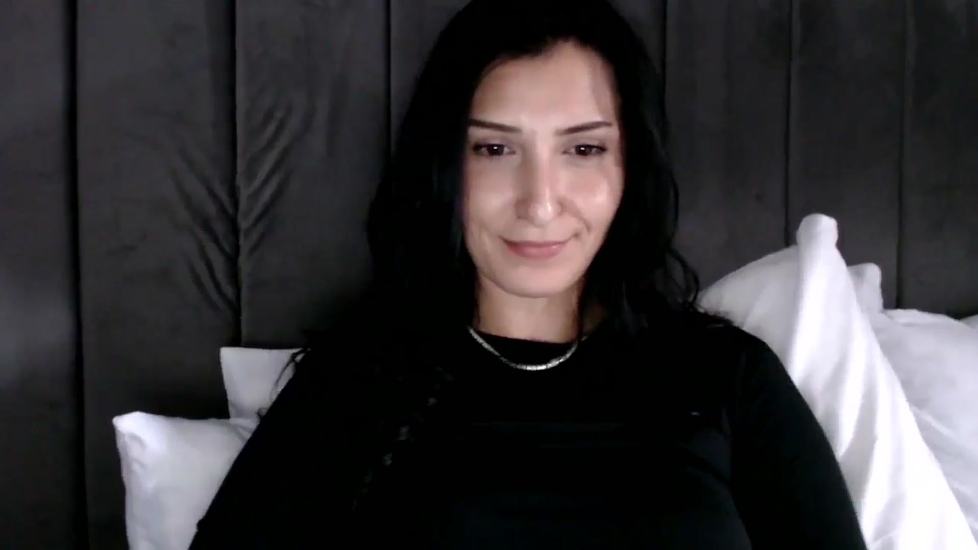 Gallery image thumbnail from MissLeanne's myfreecams stream on, 08/05/2025, 15:05 image 19 of 20