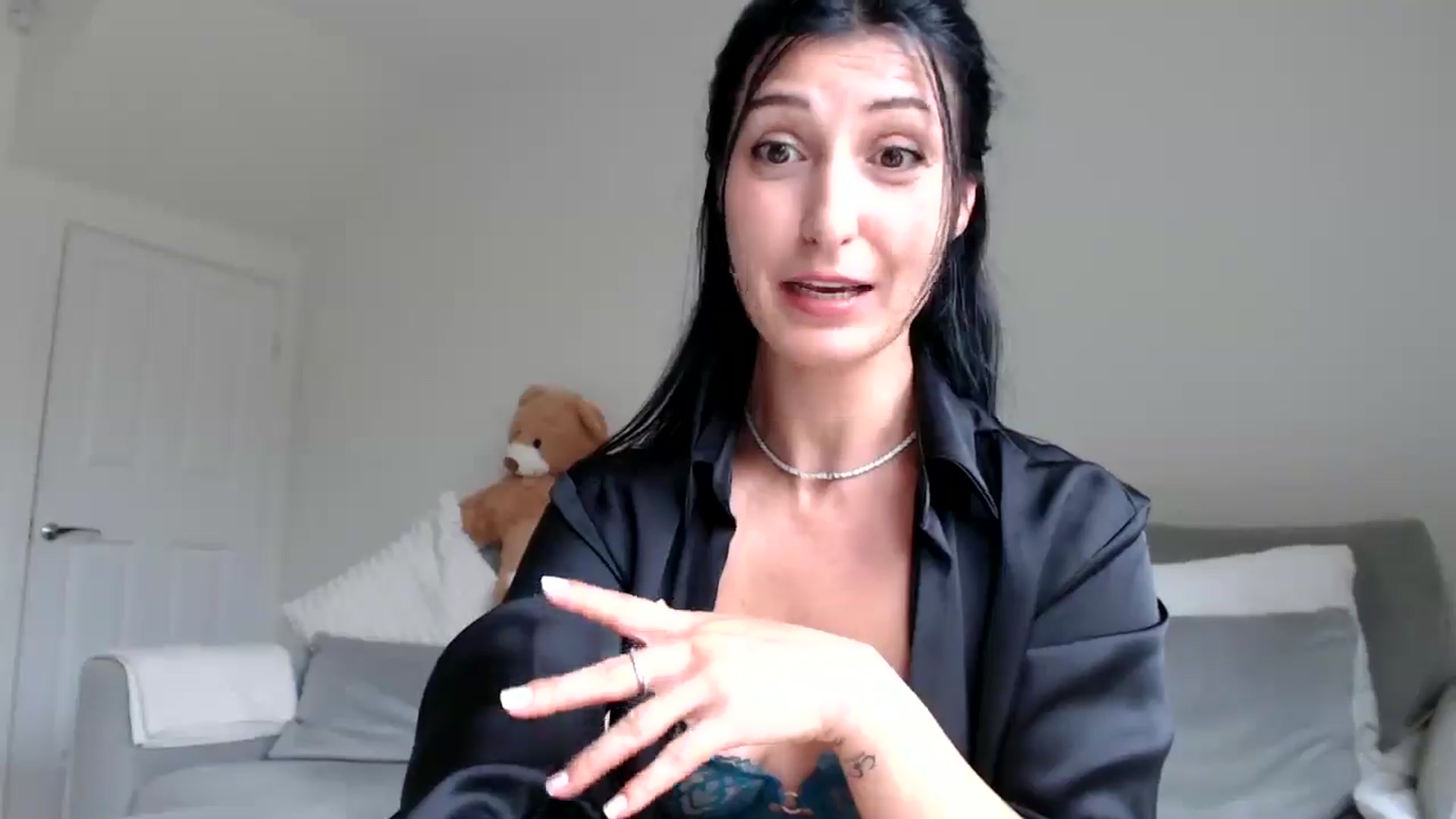 Gallery image thumbnail from MissLeanne's myfreecams stream on, 08/18/2025, 12:31 image 9 of 20