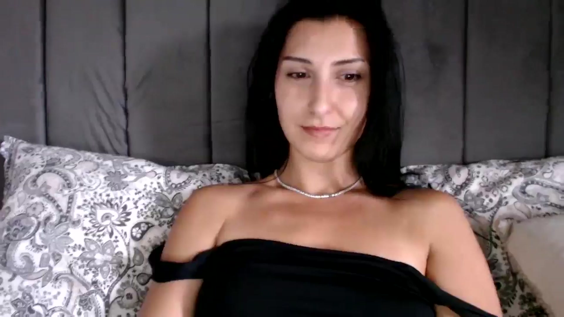 Gallery image thumbnail from MissLeanne's myfreecams stream on, 08/19/2025, 16:03 image 12 of 20