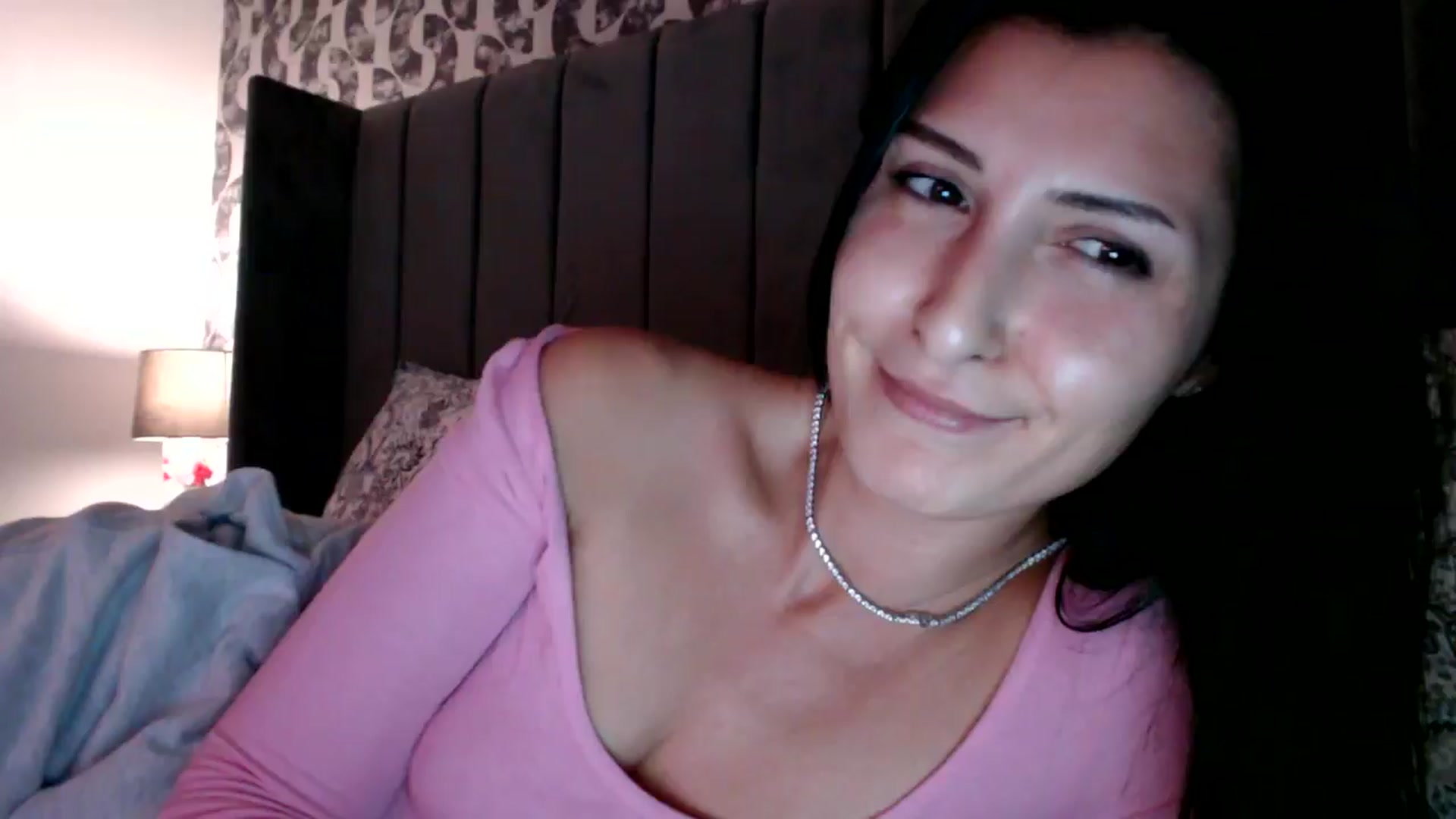 Gallery image thumbnail from MissLeanne's myfreecams stream on, 08/19/2025, 19:19 image 12 of 20