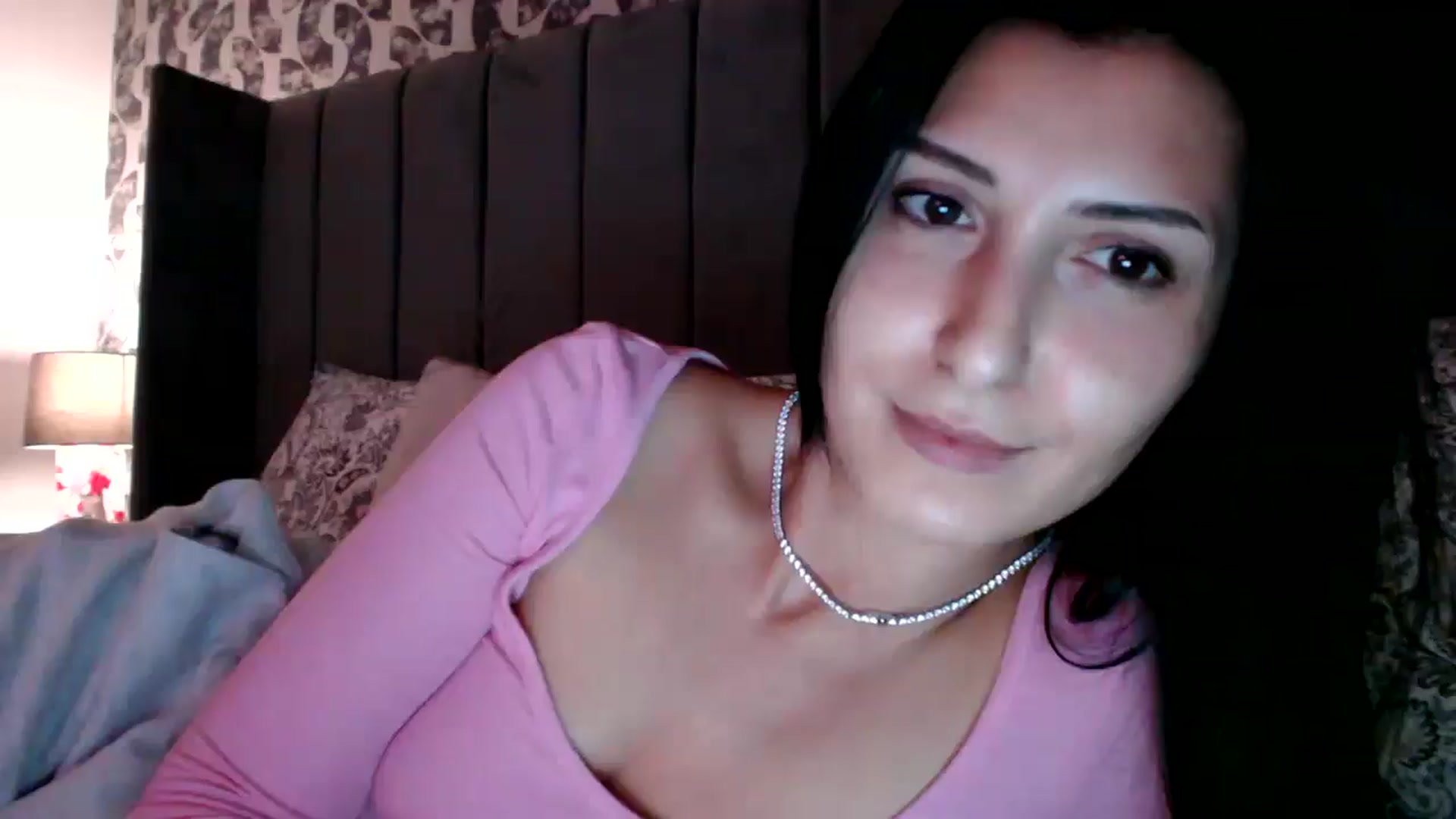 Gallery image thumbnail from MissLeanne's myfreecams stream on, 08/19/2025, 19:19 image 18 of 20