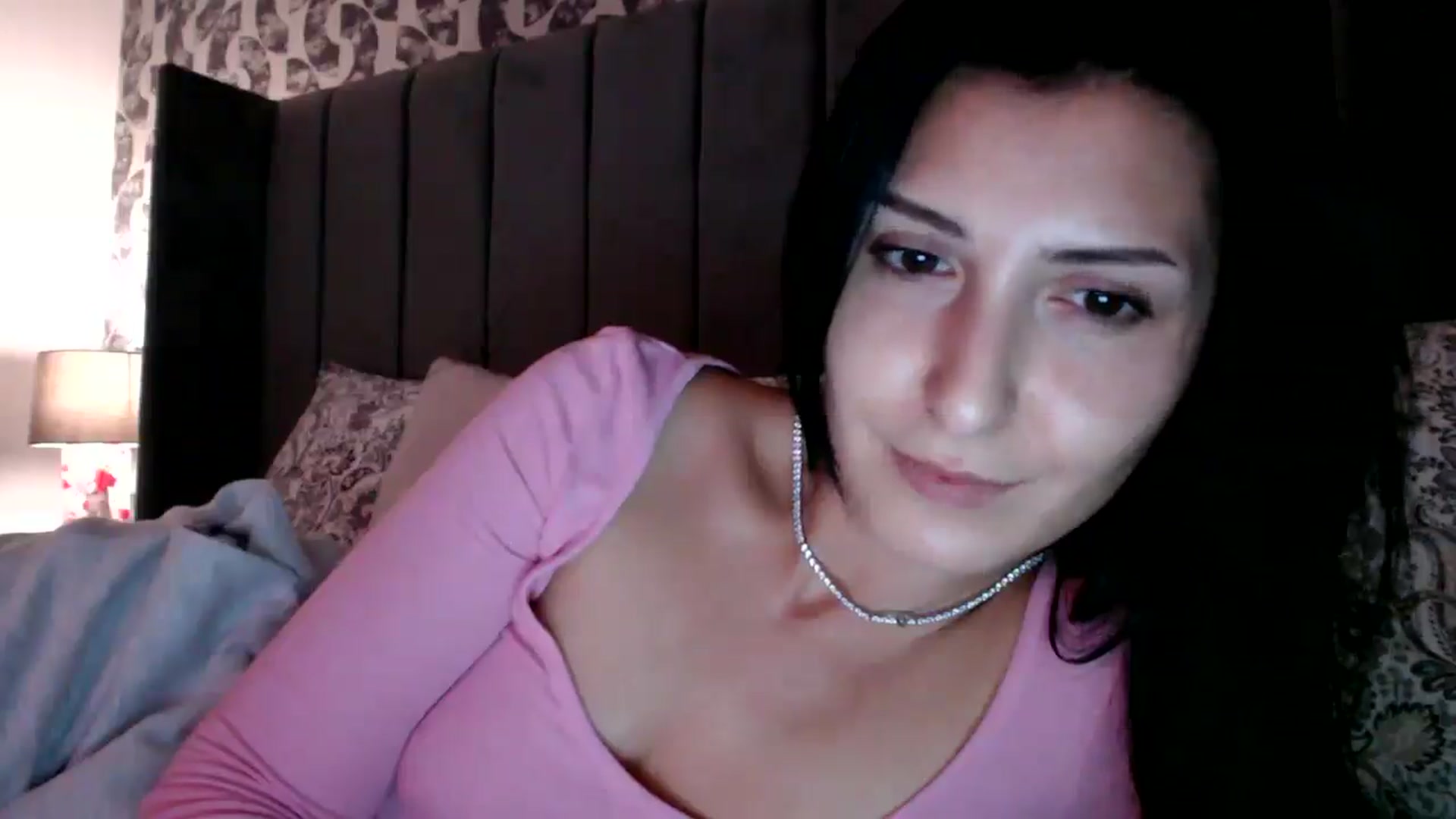 Gallery image thumbnail from MissLeanne's myfreecams stream on, 08/19/2025, 19:19 image 19 of 20