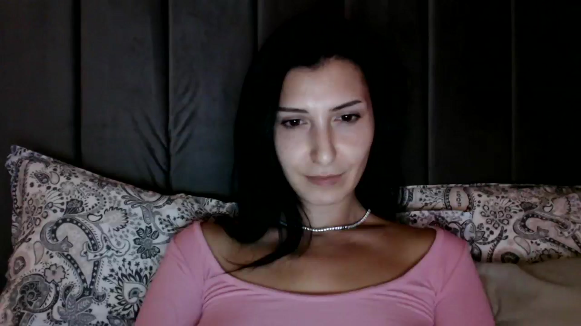 Gallery image thumbnail from MissLeanne's myfreecams stream on, 08/19/2025, 19:19 image 1 of 20