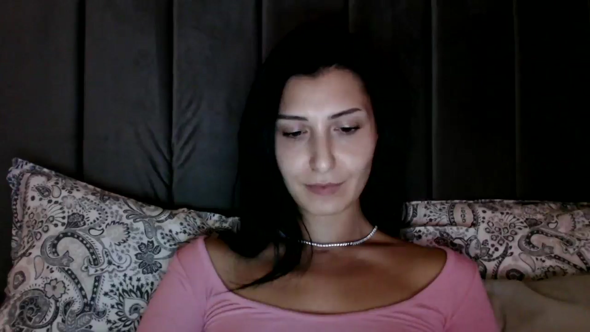 Gallery image thumbnail from MissLeanne's myfreecams stream on, 08/19/2025, 19:19 image 2 of 20